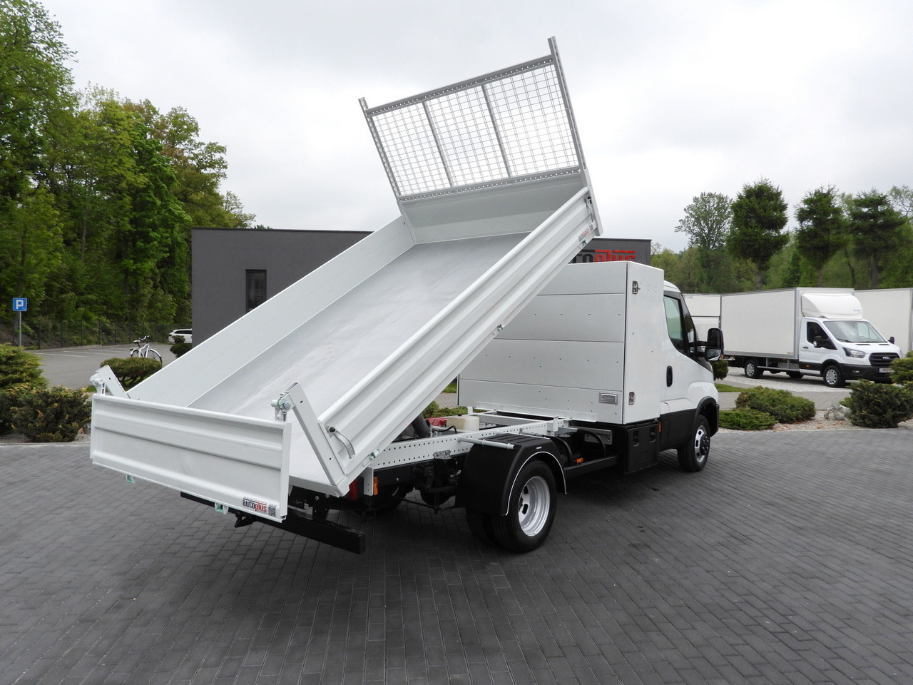 IVECO DAILY 35C14 TIPPER CRUISE CONTROL TWIN WHEELS 140HP - Dostavno vozilo prekucnik: slika 3 IVECO DAILY 35C14 TIPPER CRUISE CONTROL TWIN WHEELS 140HP - Dostavno vozilo prekucnik: slika 3