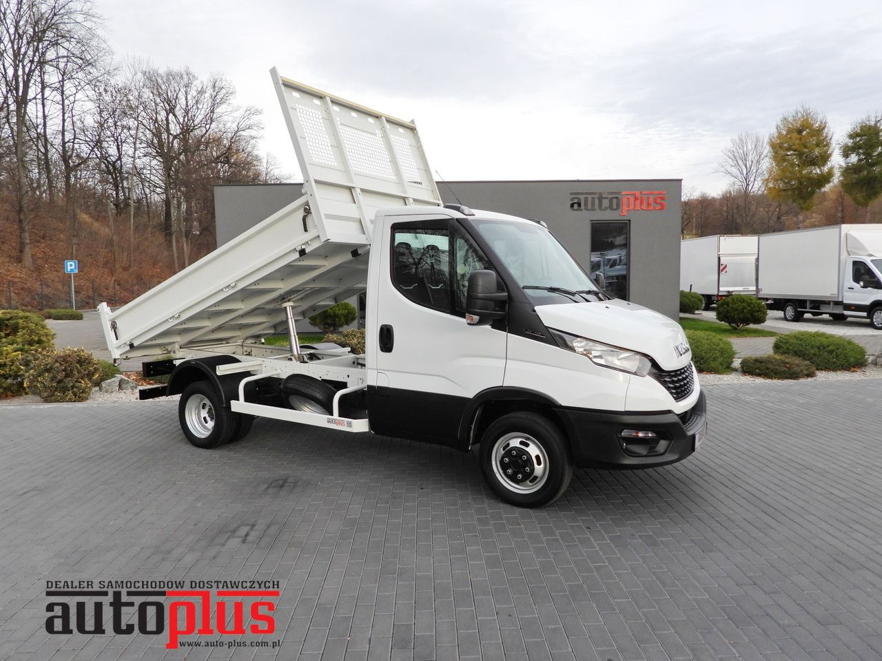 IVECO DAILY 35C14 TIPPER CRUISE CONTROL TWIN WHEELS AIR CONDITIONING 140HP - Dostavno vozilo prekucnik: slika 1 IVECO DAILY 35C14 TIPPER CRUISE CONTROL TWIN WHEELS AIR CONDITIONING 140HP - Dostavno vozilo prekucnik: slika 1