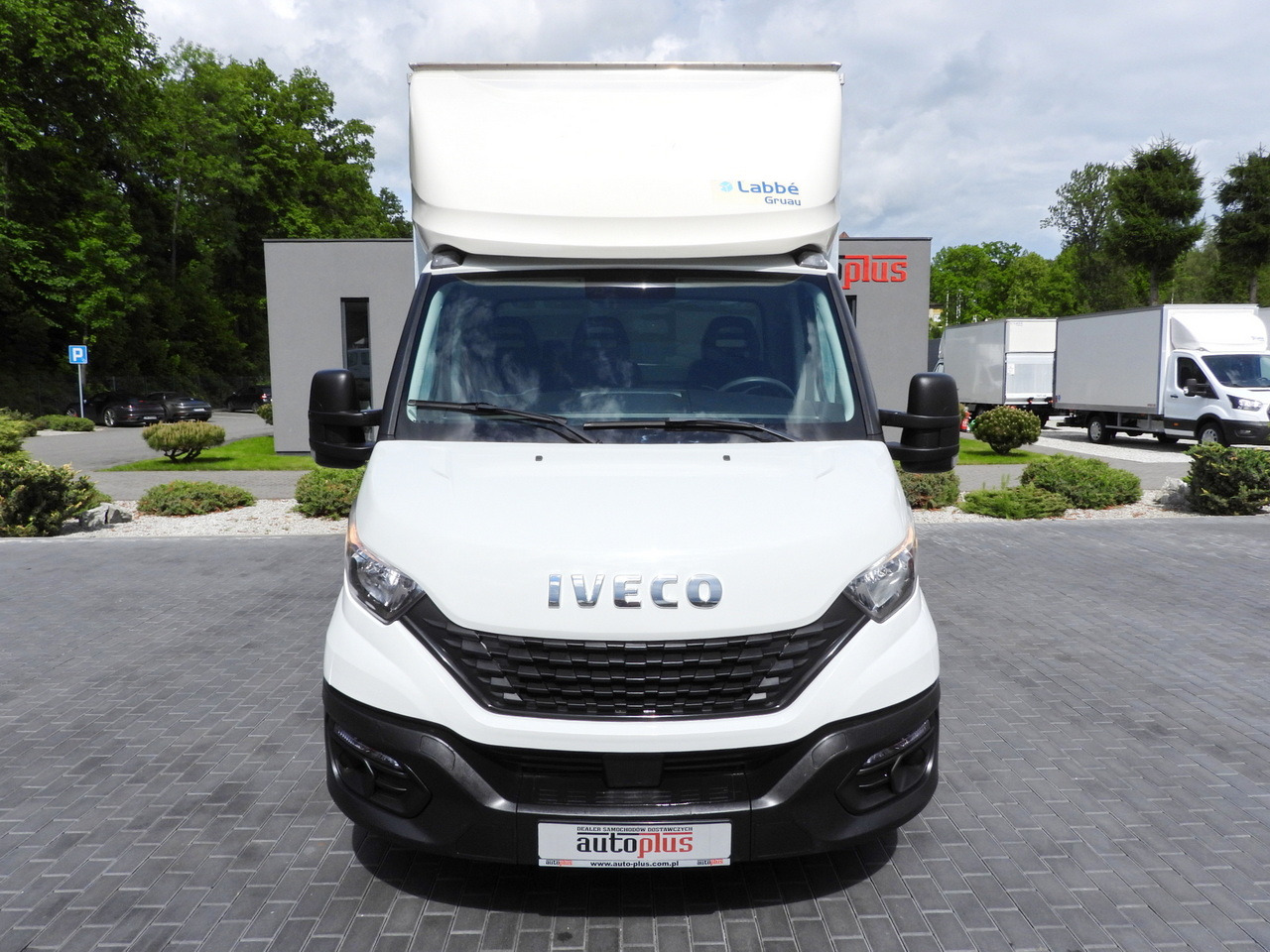 IVECO DAILY 35C16 BOX LIFT 8 PALLETS CRUISE CONTROL TWIN WHEELS AIR CONDITIONING 160HP - Dostavno vozilo z zabojnikom: slika 5 IVECO DAILY 35C16 BOX LIFT 8 PALLETS CRUISE CONTROL TWIN WHEELS AIR CONDITIONING 160HP - Dostavno vozilo z zabojnikom: slika 5