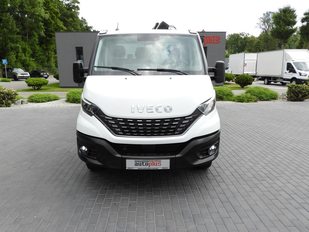 IVECO DAILY 35C18 THREE-WAY TIPPER 3 HDS SEATS CRUISE CONTROL LED LIGHTS AUTOMATIC TRANSMISSION HI-MATIC TWIN WHEELS AIR CONDITIONING 180HP - Dostavno vozilo prekucnik: slika 5 IVECO DAILY 35C18 THREE-WAY TIPPER 3 HDS SEATS CRUISE CONTROL LED LIGHTS AUTOMATIC TRANSMISSION HI-MATIC TWIN WHEELS AIR CONDITIONING 180HP - Dostavno vozilo prekucnik: slika 5
