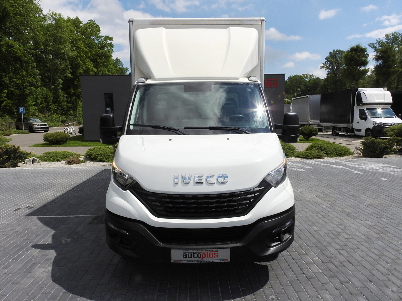 IVECO DAILY 35S14 8 PALLETS CRUISE CONTROL TWIN WHEELS AIR CONDITIONING 140HP - Dostavno vozilo z zabojnikom: slika 5 IVECO DAILY 35S14 8 PALLETS CRUISE CONTROL TWIN WHEELS AIR CONDITIONING 140HP - Dostavno vozilo z zabojnikom: slika 5