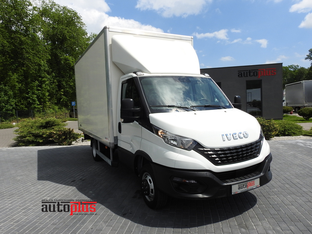 IVECO DAILY 35S14 8 PALLETS CRUISE CONTROL TWIN WHEELS AIR CONDITIONING 140HP - Dostavno vozilo z zabojnikom: slika 1 IVECO DAILY 35S14 8 PALLETS CRUISE CONTROL TWIN WHEELS AIR CONDITIONING 140HP - Dostavno vozilo z zabojnikom: slika 1