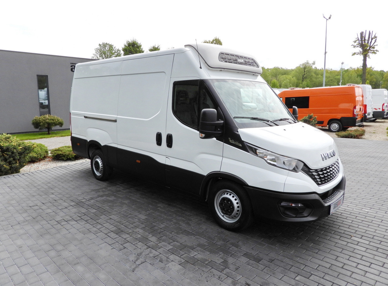 IVECO DAILY 35S14 REFRIGERATOR VAN -10*C POWER SUPPLY 230V CRUISE CONTROL AUTOMATIC TRANSMISSION HI-MATIC AIR CONDITIONING 140HP - Hladilno vozilo: slika 4 IVECO DAILY 35S14 REFRIGERATOR VAN -10*C POWER SUPPLY 230V CRUISE CONTROL AUTOMATIC TRANSMISSION HI-MATIC AIR CONDITIONING 140HP - Hladilno vozilo: slika 4