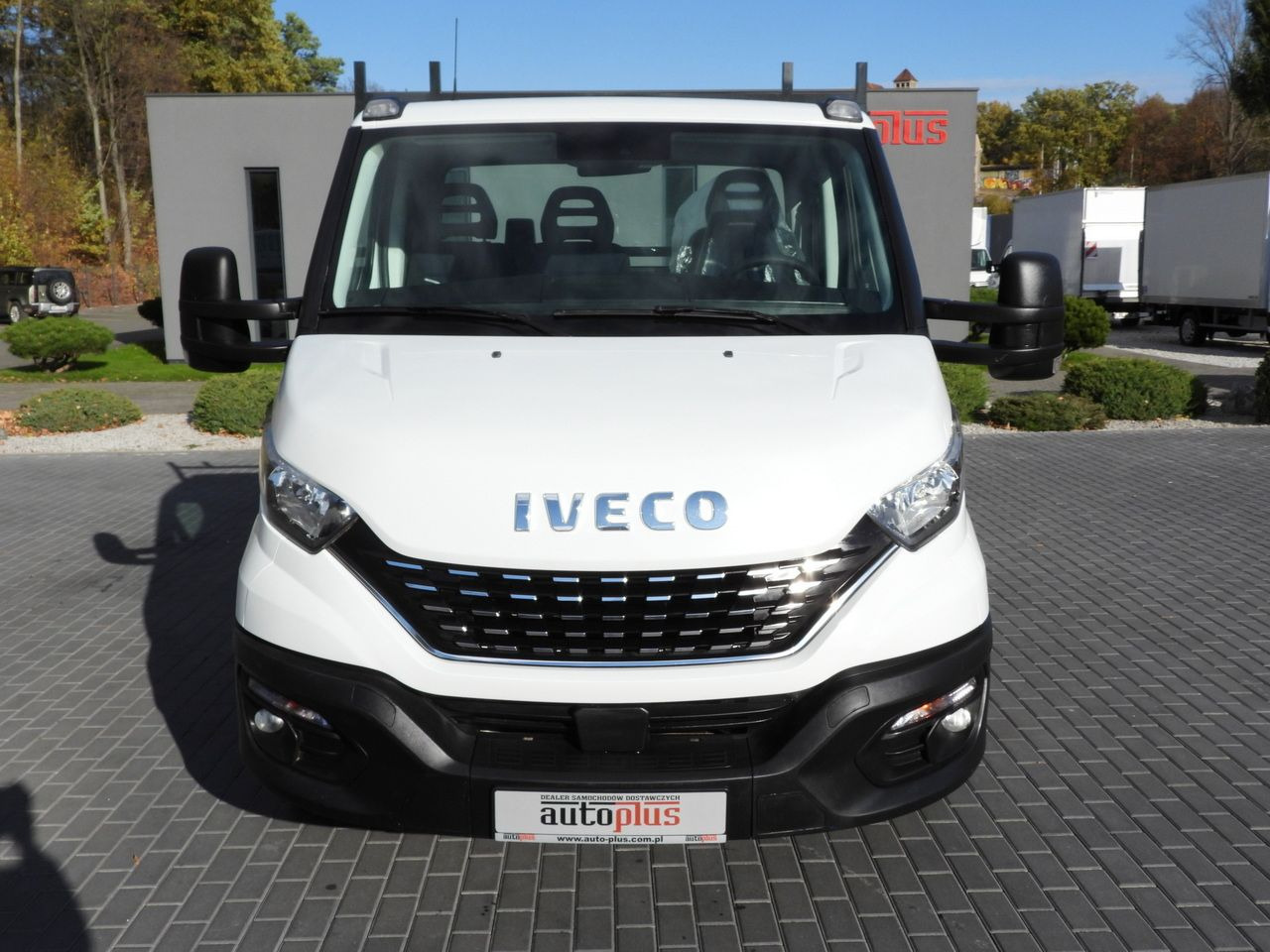 IVECO DAILY 35S14 STAKE BODY 8 PALLETS CRUISE CONTROL AIR CONDITIONING 140HP - Dostavno vozilo s kesonom: slika 5 IVECO DAILY 35S14 STAKE BODY 8 PALLETS CRUISE CONTROL AIR CONDITIONING 140HP - Dostavno vozilo s kesonom: slika 5