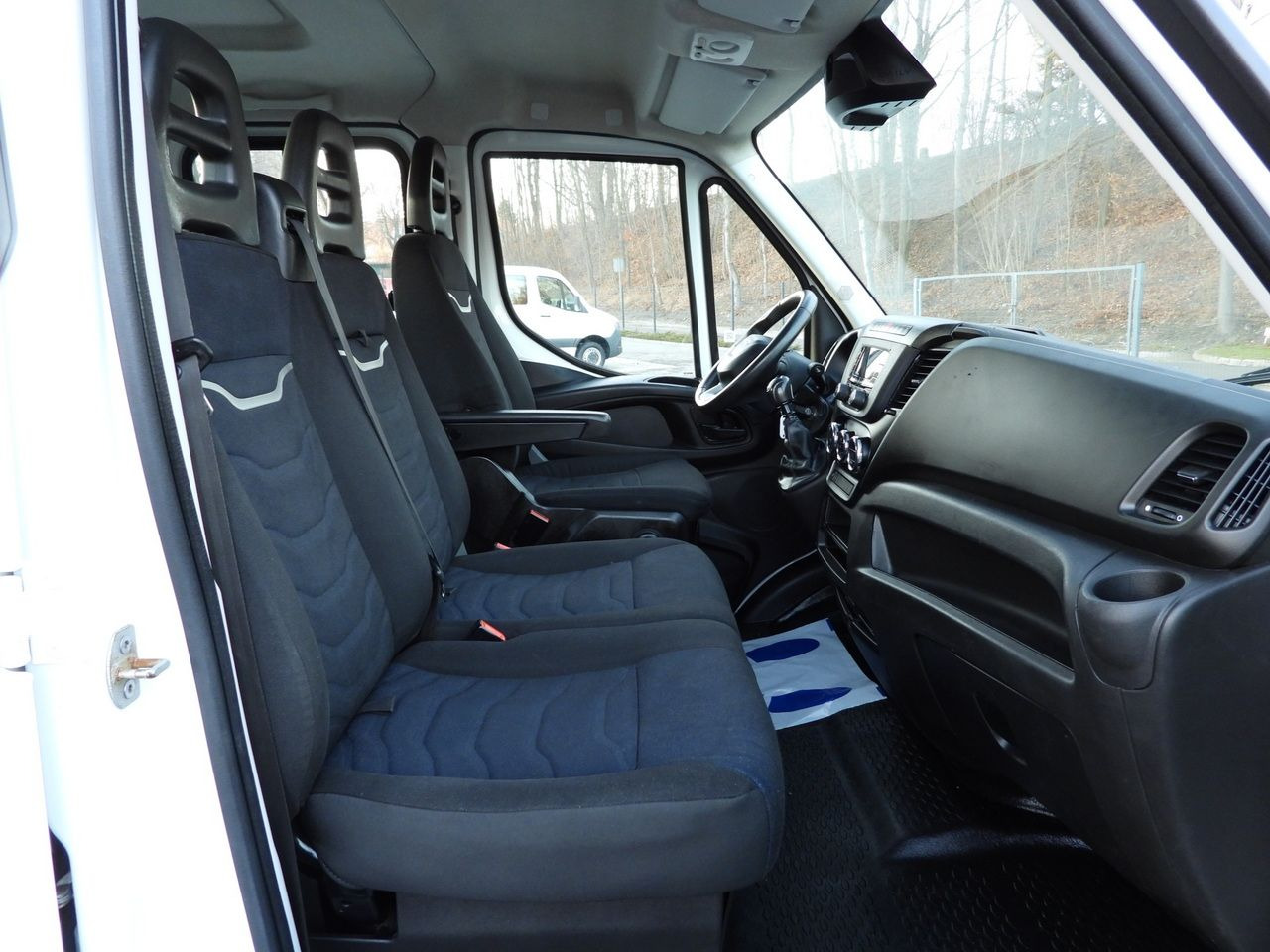 IVECO DAILY 35S14 STAKE BODY DOUBLE CABIN DOKA 7 SEATS CRUISE CONTROL AIR CONDITIONING 140HP lizing IVECO DAILY 35S14 STAKE BODY DOUBLE CABIN DOKA 7 SEATS CRUISE CONTROL AIR CONDITIONING 140HP: slika 27 IVECO DAILY 35S14 STAKE BODY DOUBLE CABIN DOKA 7 SEATS CRUISE CONTROL AIR CONDITIONING 140HP lizing IVECO DAILY 35S14 STAKE BODY DOUBLE CABIN DOKA 7 SEATS CRUISE CONTROL AIR CONDITIONING 140HP: slika 27