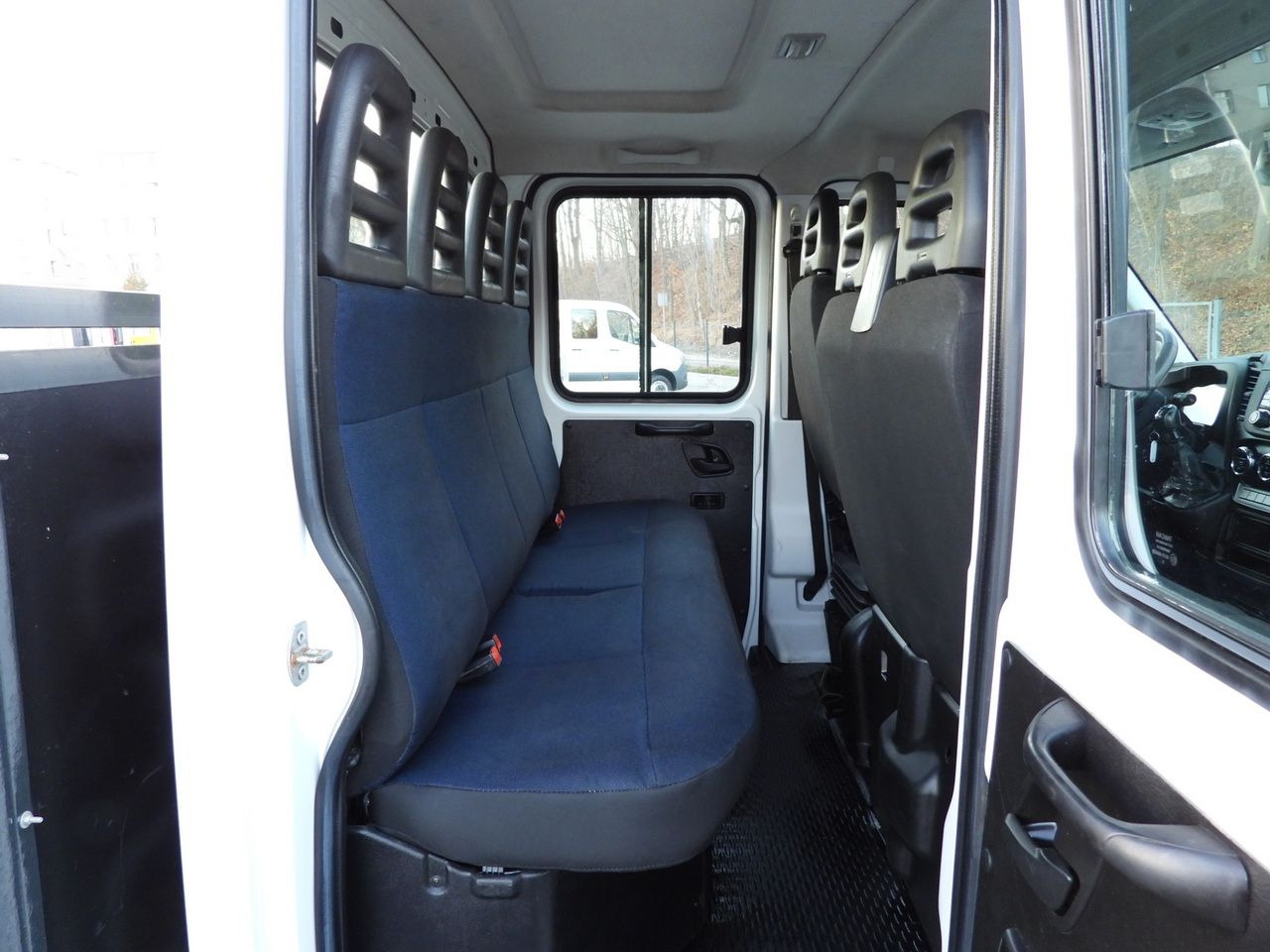 IVECO DAILY 35S14 STAKE BODY DOUBLE CABIN DOKA 7 SEATS CRUISE CONTROL AIR CONDITIONING 140HP lizing IVECO DAILY 35S14 STAKE BODY DOUBLE CABIN DOKA 7 SEATS CRUISE CONTROL AIR CONDITIONING 140HP: slika 30 IVECO DAILY 35S14 STAKE BODY DOUBLE CABIN DOKA 7 SEATS CRUISE CONTROL AIR CONDITIONING 140HP lizing IVECO DAILY 35S14 STAKE BODY DOUBLE CABIN DOKA 7 SEATS CRUISE CONTROL AIR CONDITIONING 140HP: slika 30