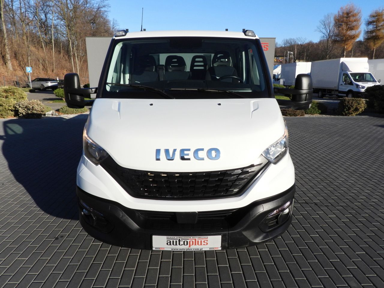 IVECO DAILY 35S14 STAKE BODY DOUBLE CABIN DOKA 7 SEATS CRUISE CONTROL AIR CONDITIONING 140HP - Dostavno vozilo z dvojno kabino: slika 5 IVECO DAILY 35S14 STAKE BODY DOUBLE CABIN DOKA 7 SEATS CRUISE CONTROL AIR CONDITIONING 140HP - Dostavno vozilo z dvojno kabino: slika 5