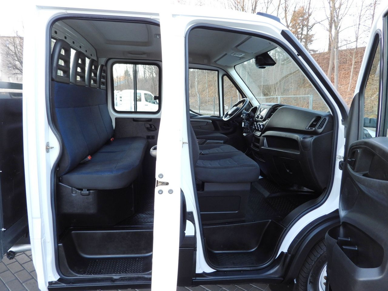 IVECO DAILY 35S14 STAKE BODY DOUBLE CABIN DOKA 7 SEATS CRUISE CONTROL AIR CONDITIONING 140HP lizing IVECO DAILY 35S14 STAKE BODY DOUBLE CABIN DOKA 7 SEATS CRUISE CONTROL AIR CONDITIONING 140HP: slika 28 IVECO DAILY 35S14 STAKE BODY DOUBLE CABIN DOKA 7 SEATS CRUISE CONTROL AIR CONDITIONING 140HP lizing IVECO DAILY 35S14 STAKE BODY DOUBLE CABIN DOKA 7 SEATS CRUISE CONTROL AIR CONDITIONING 140HP: slika 28