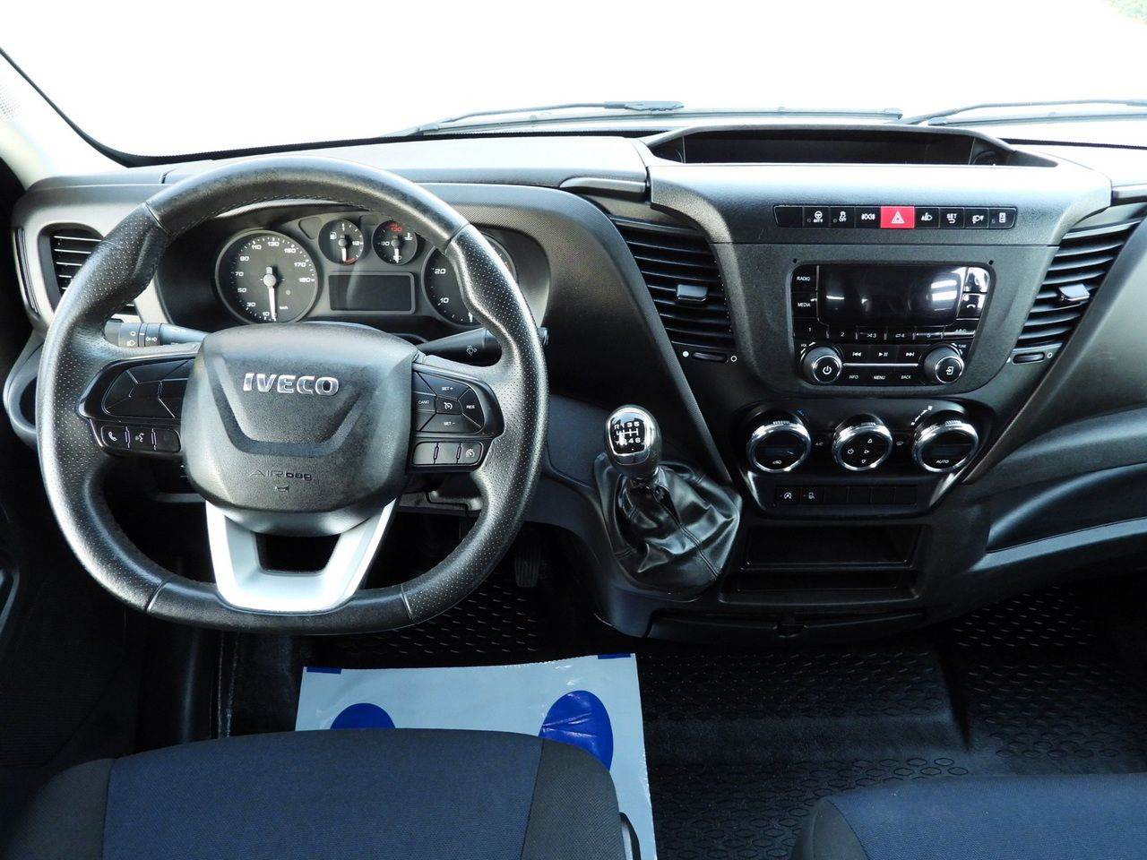 IVECO DAILY 35S14 STAKE BODY DOUBLE CABIN DOKA 7 SEATS CRUISE CONTROL AIR CONDITIONING 140HP lizing IVECO DAILY 35S14 STAKE BODY DOUBLE CABIN DOKA 7 SEATS CRUISE CONTROL AIR CONDITIONING 140HP: slika 21 IVECO DAILY 35S14 STAKE BODY DOUBLE CABIN DOKA 7 SEATS CRUISE CONTROL AIR CONDITIONING 140HP lizing IVECO DAILY 35S14 STAKE BODY DOUBLE CABIN DOKA 7 SEATS CRUISE CONTROL AIR CONDITIONING 140HP: slika 21