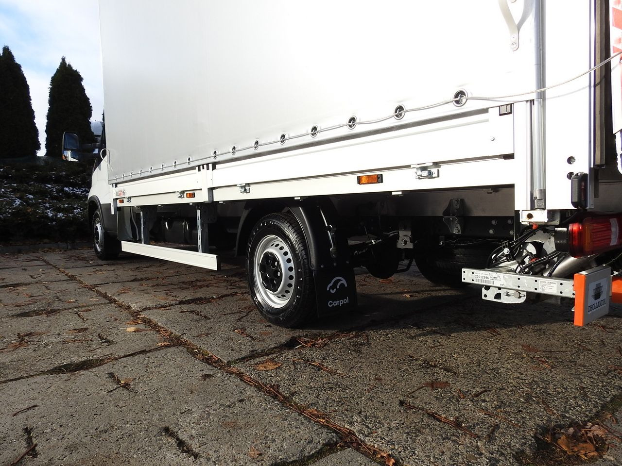 Nov Dostavno vozilo s ponjavo IVECO DAILY 35S16 NEW TARPAULIN LIFT 8 PALLETS CRUISE CONTROL AIR CONDITIONING  160HP: slika 19