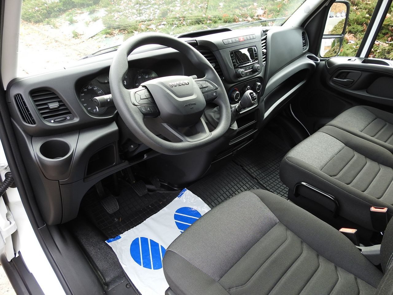 IVECO DAILY 35S16 NEW TARPAULIN LIFT 8 PALLETS CRUISE CONTROL AIR CONDITIONING 160HP - Dostavno vozilo s ponjavo: slika 2 IVECO DAILY 35S16 NEW TARPAULIN LIFT 8 PALLETS CRUISE CONTROL AIR CONDITIONING 160HP - Dostavno vozilo s ponjavo: slika 2