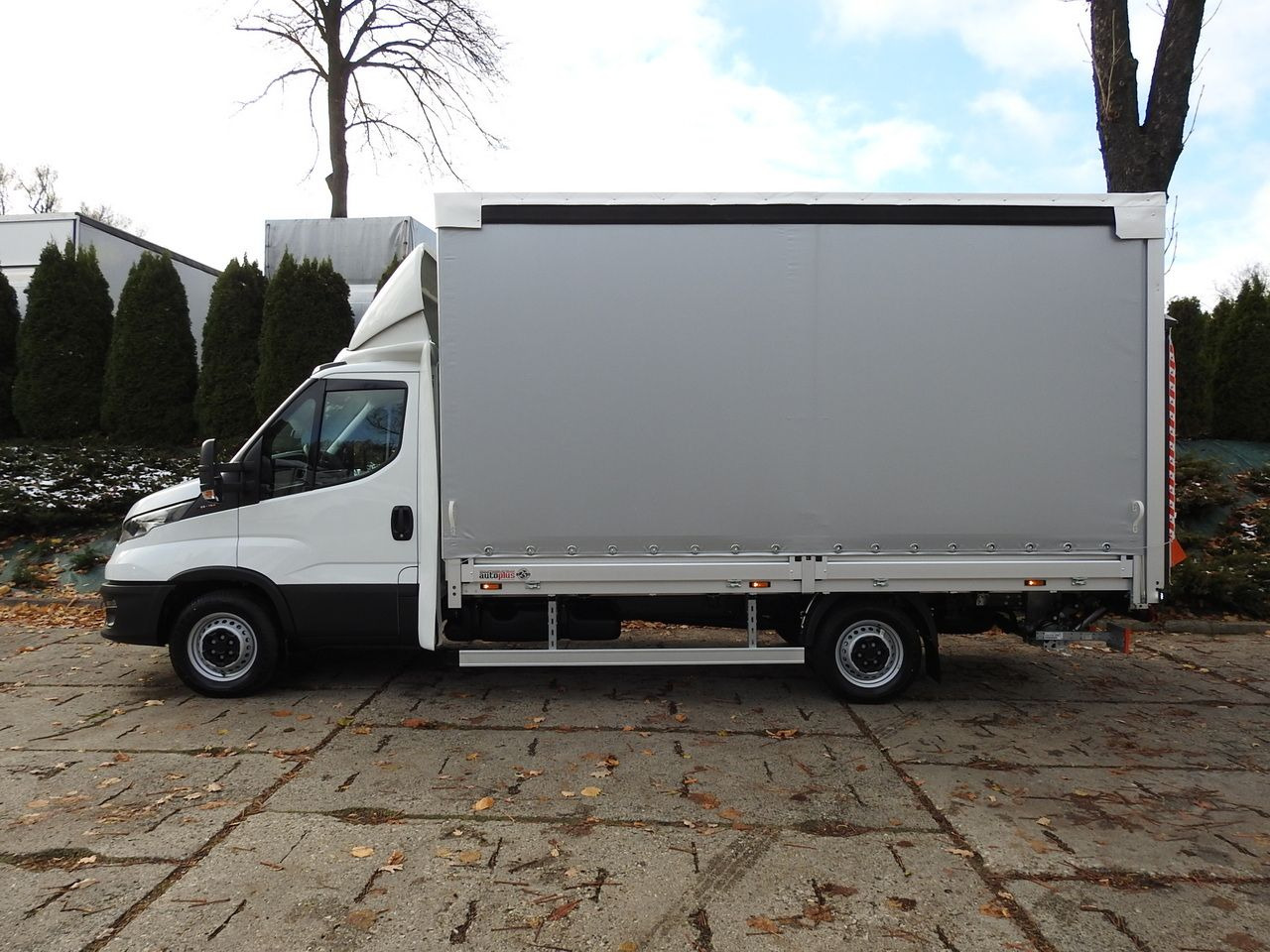 Nov Dostavno vozilo s ponjavo IVECO DAILY 35S16 NEW TARPAULIN LIFT 8 PALLETS CRUISE CONTROL AIR CONDITIONING  160HP: slika 7
