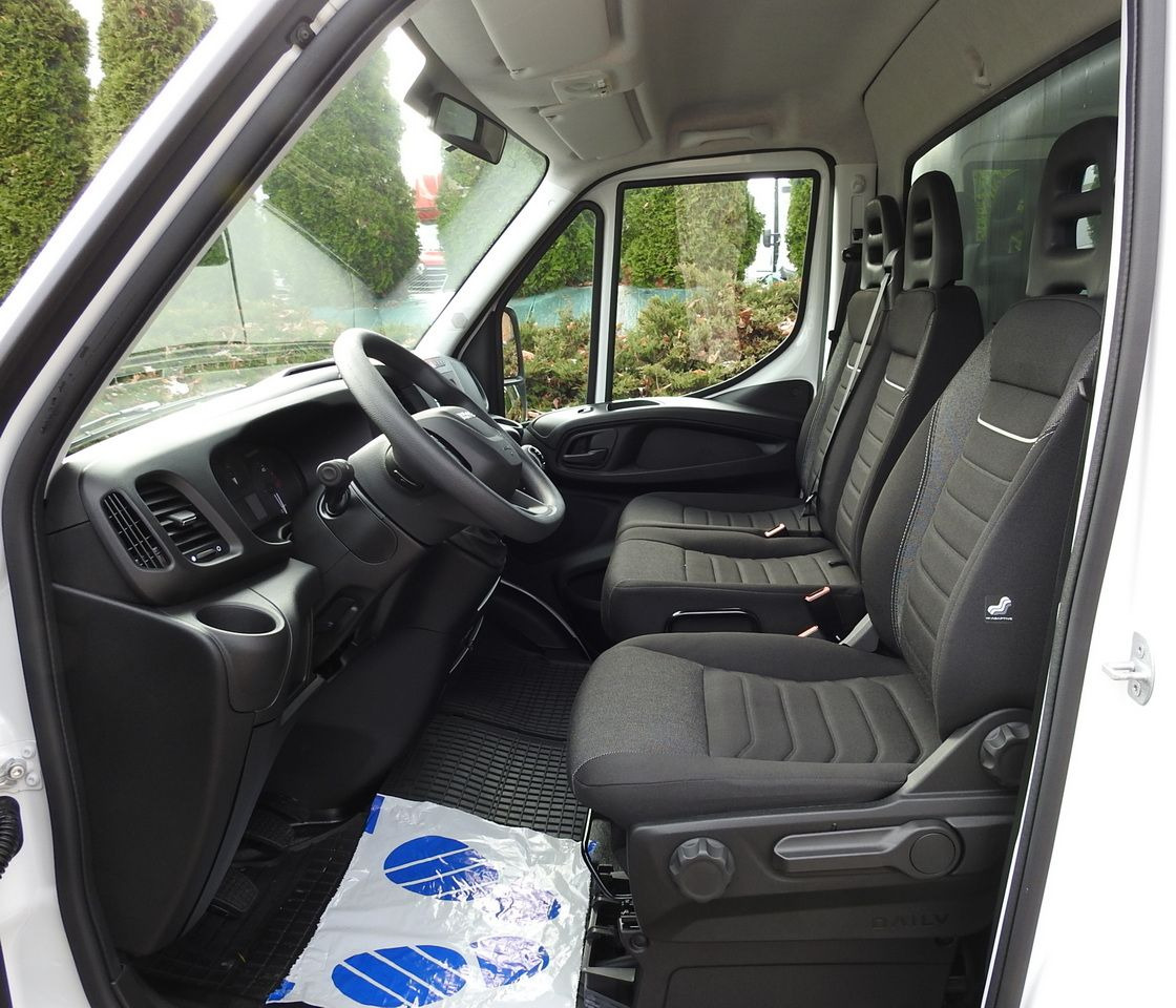 Nov Dostavno vozilo s ponjavo IVECO DAILY 35S16 NEW TARPAULIN LIFT 8 PALLETS CRUISE CONTROL AIR CONDITIONING  160HP: slika 34