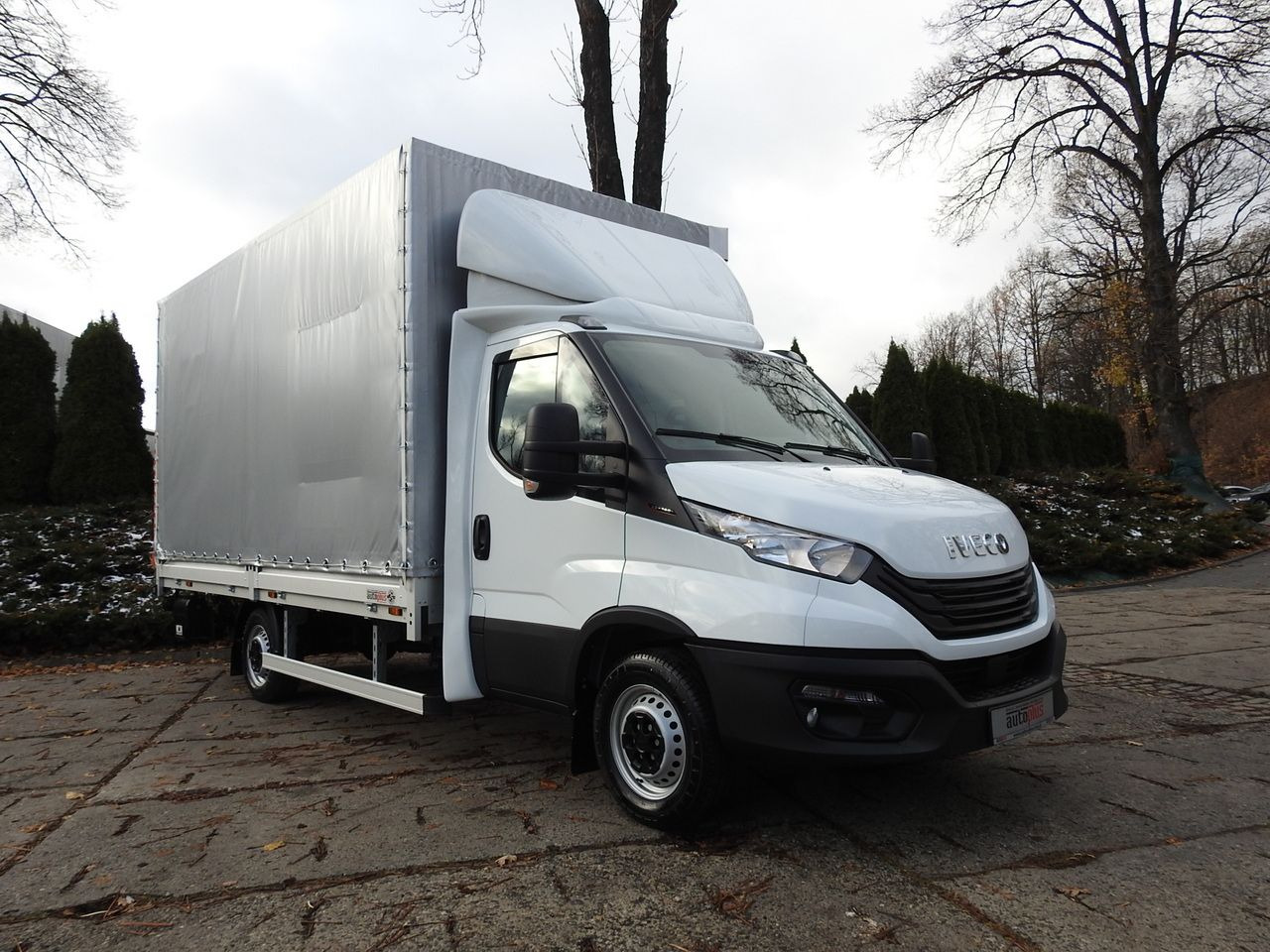 Nov Dostavno vozilo s ponjavo IVECO DAILY 35S16 NEW TARPAULIN LIFT 8 PALLETS CRUISE CONTROL AIR CONDITIONING  160HP: slika 27