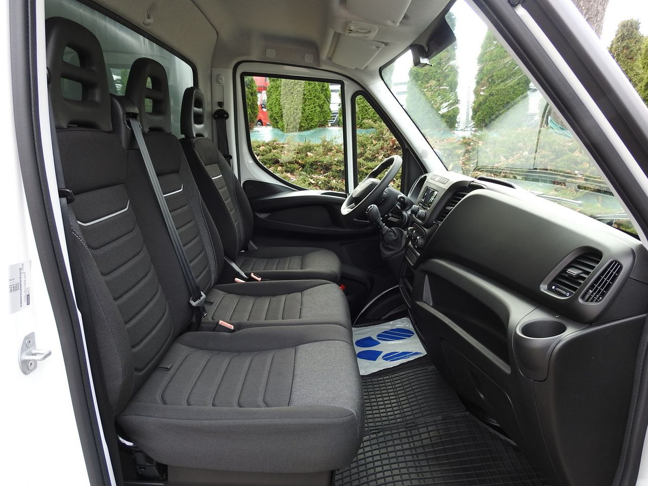 Nov Dostavno vozilo s ponjavo IVECO DAILY 35S16 NEW TARPAULIN LIFT 8 PALLETS CRUISE CONTROL AIR CONDITIONING  160HP: slika 49