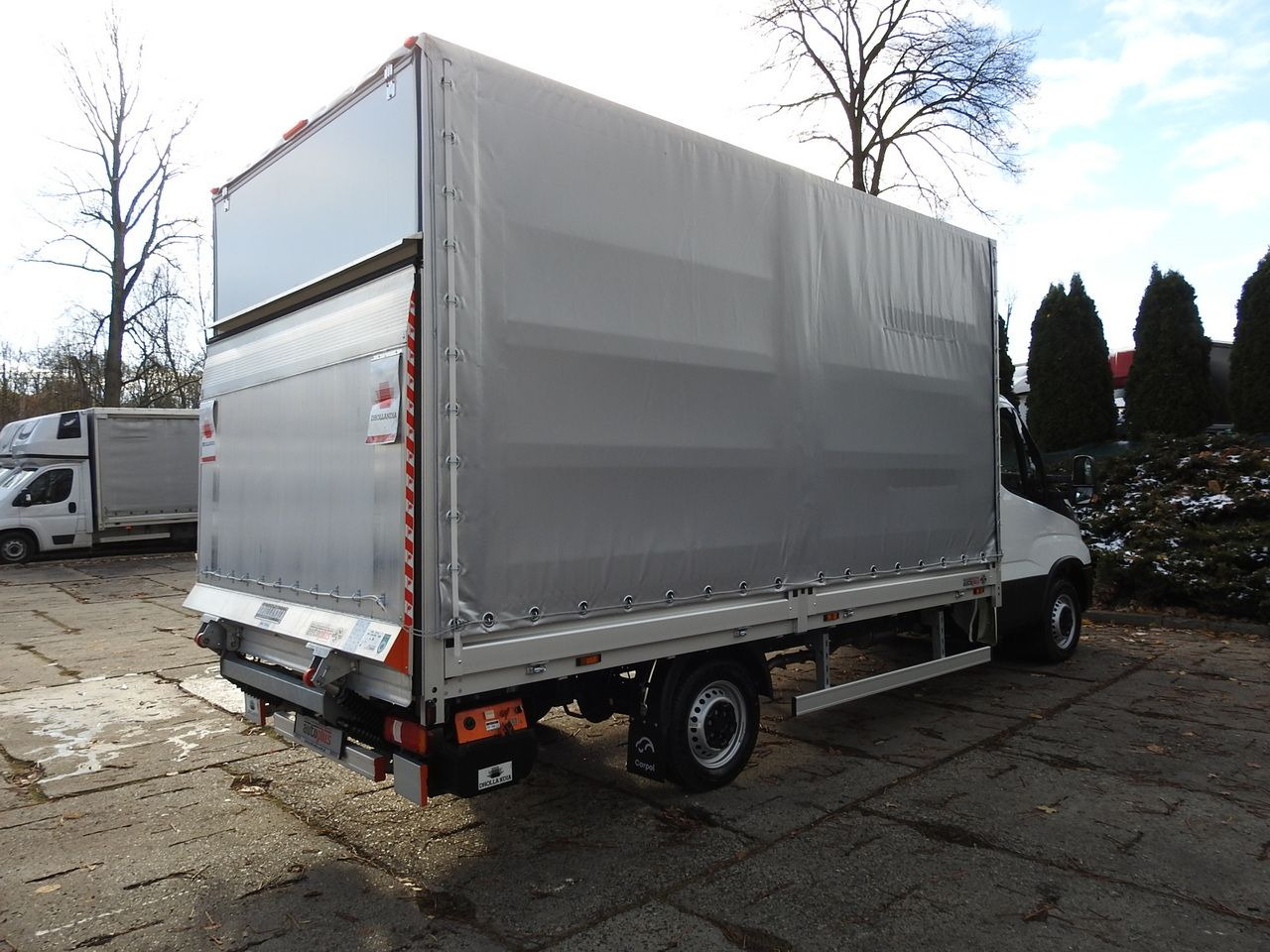 Nov Dostavno vozilo s ponjavo IVECO DAILY 35S16 NEW TARPAULIN LIFT 8 PALLETS CRUISE CONTROL AIR CONDITIONING  160HP: slika 16