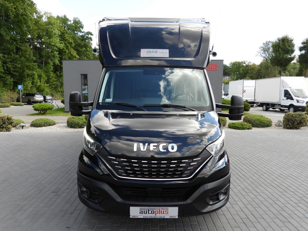 IVECO DAILY 35S18 BOX LIFT 8 PALLETS WEBASTO CRUISE CONTROL NAVIGATION LED LIGHTS PNEUMATICS AIR CONDITIONING 180HP - Dostavno vozilo z zabojnikom: slika 5 IVECO DAILY 35S18 BOX LIFT 8 PALLETS WEBASTO CRUISE CONTROL NAVIGATION LED LIGHTS PNEUMATICS AIR CONDITIONING 180HP - Dostavno vozilo z zabojnikom: slika 5