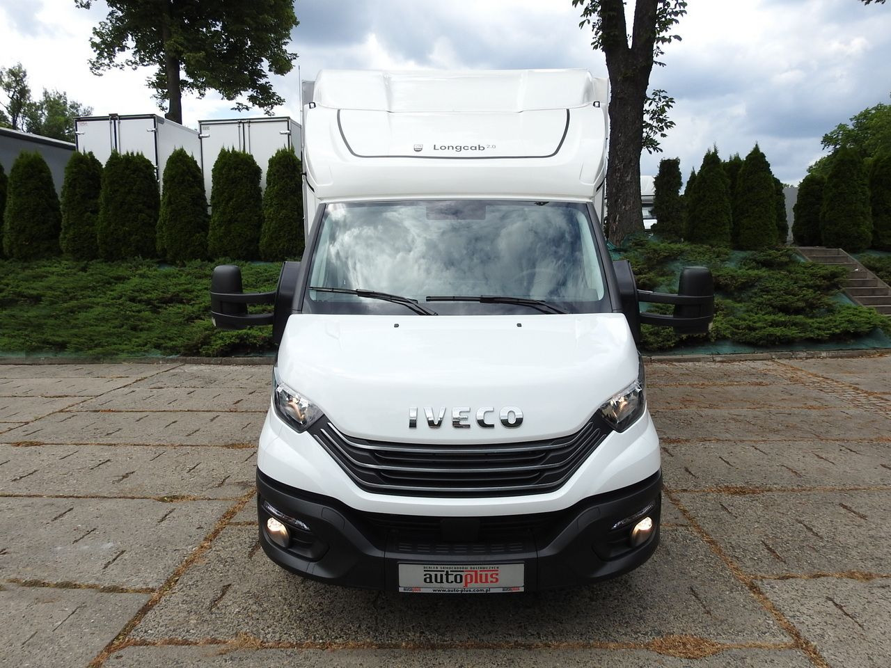 IVECO DAILY 35S18 NEW TARPAULIN WEBASTO CRUISE CONTROL AIR CONDITIONING 180HP - Dostavno vozilo s ponjavo: slika 5 IVECO DAILY 35S18 NEW TARPAULIN WEBASTO CRUISE CONTROL AIR CONDITIONING 180HP - Dostavno vozilo s ponjavo: slika 5