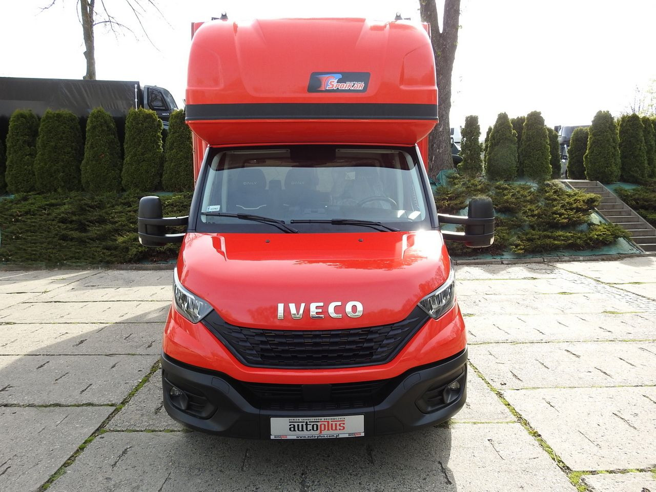 IVECO DAILY 35S18 TARPAULIN 10 PALLETS WEBASTO CRUISE CONTROL LED LIGHTS AIR CONDITIONING 180HP - Dostavno vozilo s ponjavo: slika 5 IVECO DAILY 35S18 TARPAULIN 10 PALLETS WEBASTO CRUISE CONTROL LED LIGHTS AIR CONDITIONING 180HP - Dostavno vozilo s ponjavo: slika 5