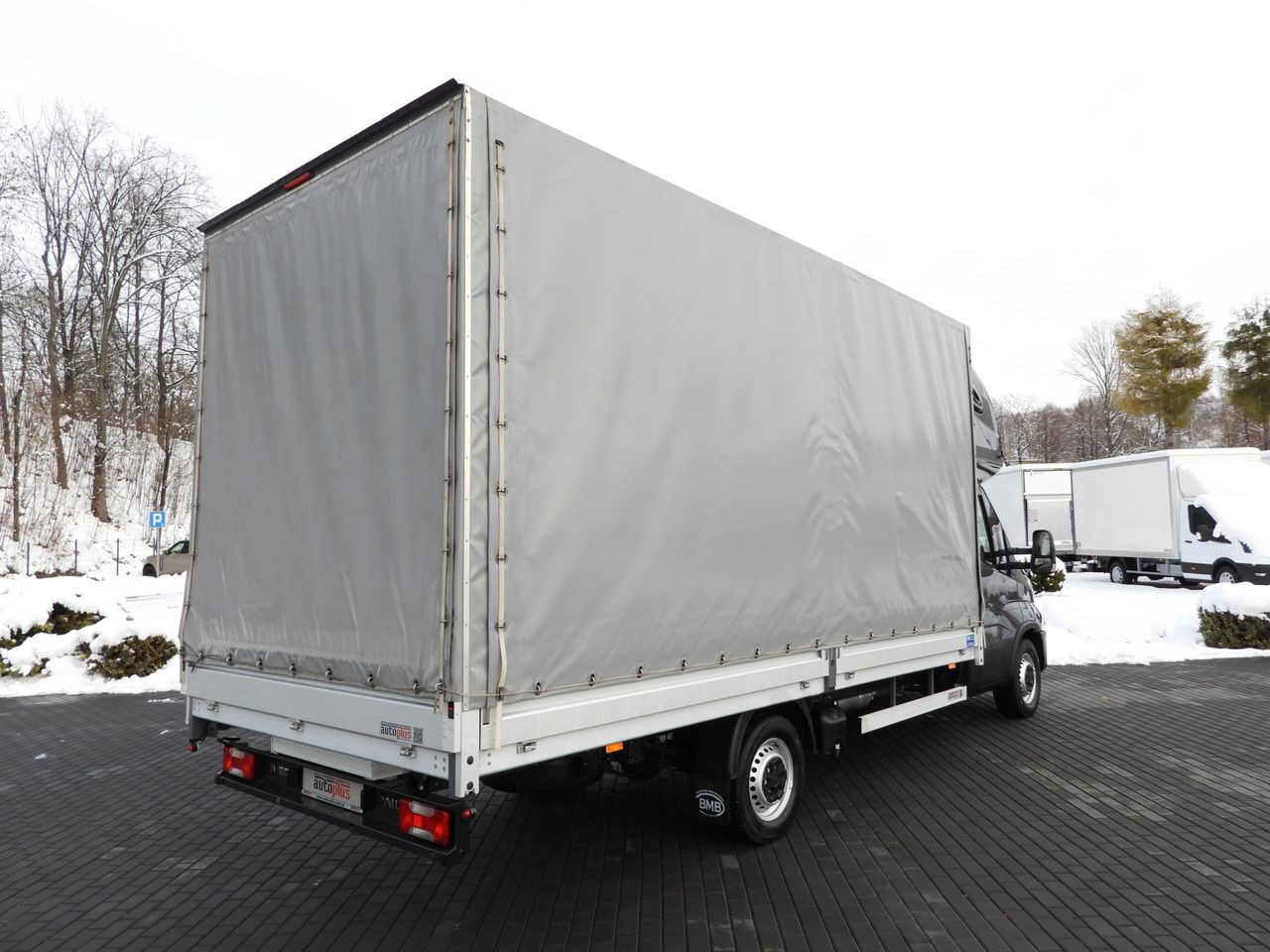 IVECO DAILY 35S18 TARPAULIN 10 PALLETS WEBASTO CRUISE CONTROL LED LIGHTS PNEUMATICS AIR CONDITIONING 180HP - Dostavno vozilo s ponjavo: slika 3 IVECO DAILY 35S18 TARPAULIN 10 PALLETS WEBASTO CRUISE CONTROL LED LIGHTS PNEUMATICS AIR CONDITIONING 180HP - Dostavno vozilo s ponjavo: slika 3