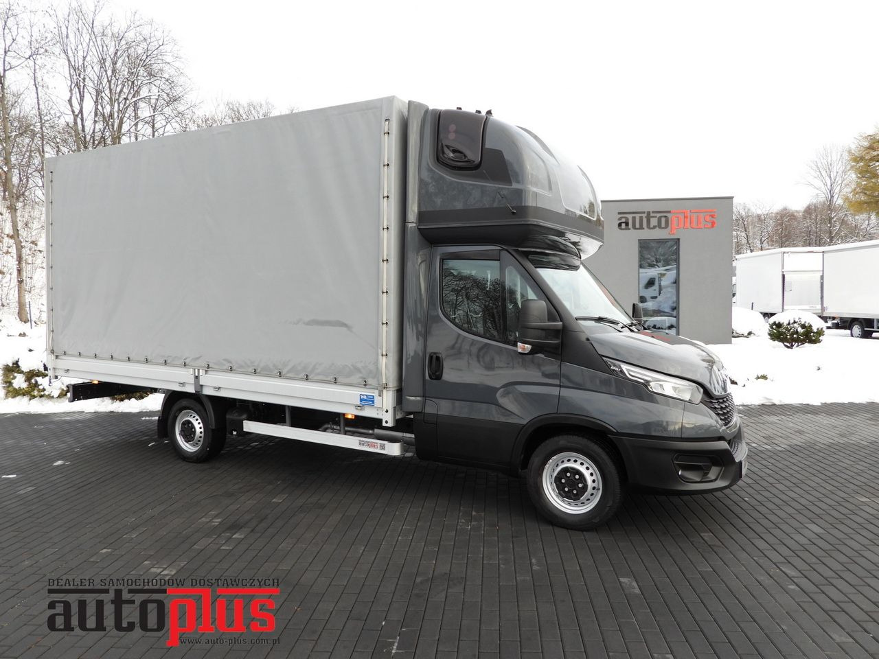 IVECO DAILY 35S18 TARPAULIN 10 PALLETS WEBASTO CRUISE CONTROL LED LIGHTS PNEUMATICS AIR CONDITIONING 180HP - Dostavno vozilo s ponjavo: slika 1 IVECO DAILY 35S18 TARPAULIN 10 PALLETS WEBASTO CRUISE CONTROL LED LIGHTS PNEUMATICS AIR CONDITIONING 180HP - Dostavno vozilo s ponjavo: slika 1