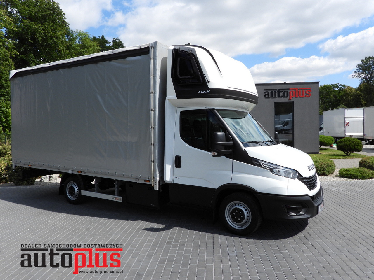 IVECO DAILY 35S18 TARPAULIN 10 PALLETS WEBASTO CRUISE CONTROL NAVIGATION LED LIGHTS AIR CONDITIONING 180HP - Dostavno vozilo s ponjavo: slika 1 IVECO DAILY 35S18 TARPAULIN 10 PALLETS WEBASTO CRUISE CONTROL NAVIGATION LED LIGHTS AIR CONDITIONING 180HP - Dostavno vozilo s ponjavo: slika 1