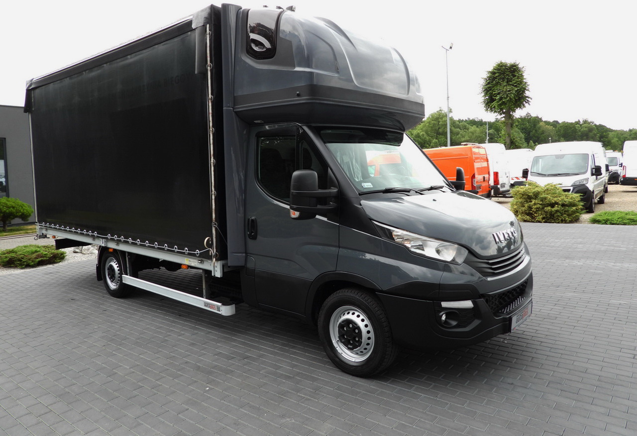 IVECO DAILY 35S18 TARPAULIN 10 PALLETS WEBASTO CRUISE CONTROL PNEUMATICS AUTOMATIC TRANSMISSION HI-MATIC AIR CONDITIONING 180HP - Dostavno vozilo s ponjavo: slika 4 IVECO DAILY 35S18 TARPAULIN 10 PALLETS WEBASTO CRUISE CONTROL PNEUMATICS AUTOMATIC TRANSMISSION HI-MATIC AIR CONDITIONING 180HP - Dostavno vozilo s ponjavo: slika 4