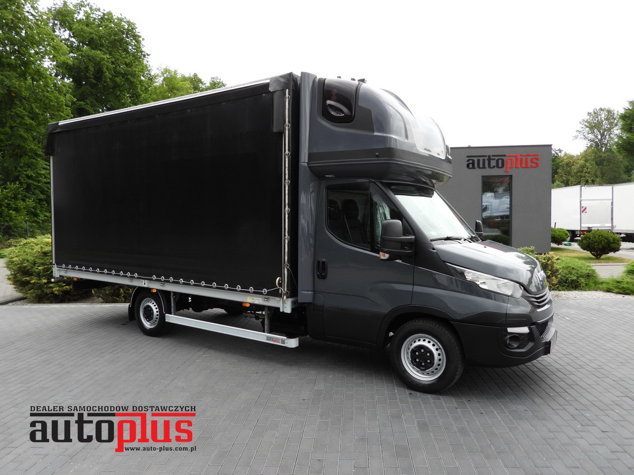 IVECO DAILY 35S18 TARPAULIN 10 PALLETS WEBASTO CRUISE CONTROL PNEUMATICS AUTOMATIC TRANSMISSION HI-MATIC AIR CONDITIONING 180HP - Dostavno vozilo s ponjavo: slika 1 IVECO DAILY 35S18 TARPAULIN 10 PALLETS WEBASTO CRUISE CONTROL PNEUMATICS AUTOMATIC TRANSMISSION HI-MATIC AIR CONDITIONING 180HP - Dostavno vozilo s ponjavo: slika 1
