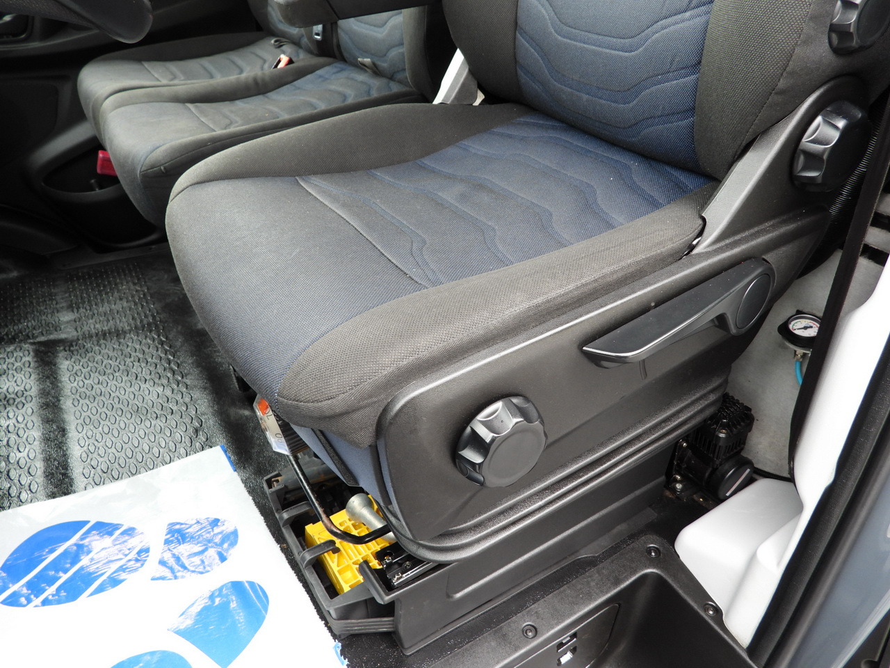Dostavno vozilo s ponjavo IVECO DAILY 35S18 TARPAULIN 10 PALLETS WEBASTO CRUISE CONTROL PNEUMATICS AUTOMATIC TRANSMISSION HI-MATIC AIR CONDITIONING  180HP: slika 28