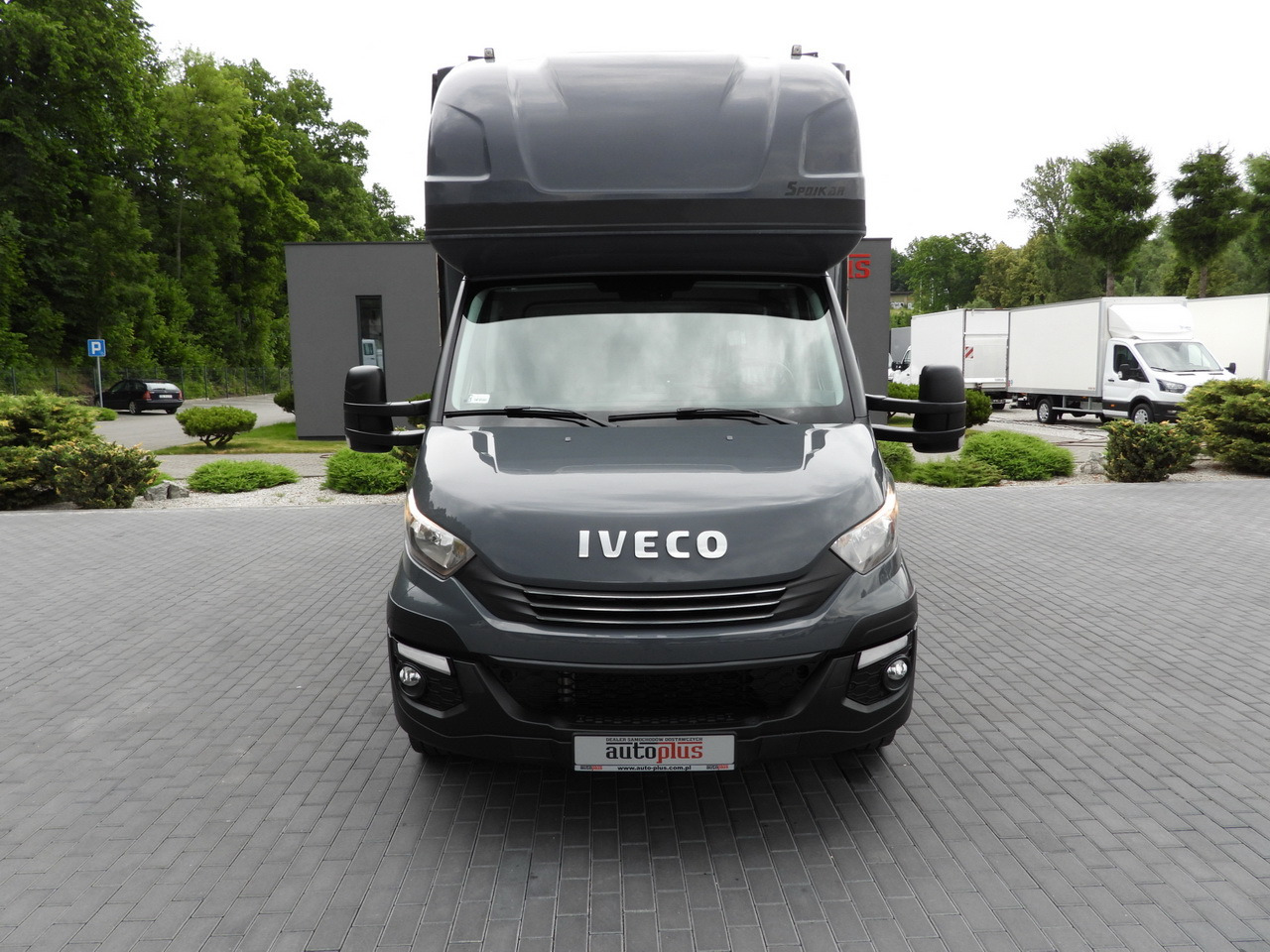 IVECO DAILY 35S18 TARPAULIN 10 PALLETS WEBASTO CRUISE CONTROL PNEUMATICS AUTOMATIC TRANSMISSION HI-MATIC AIR CONDITIONING 180HP - Dostavno vozilo s ponjavo: slika 5 IVECO DAILY 35S18 TARPAULIN 10 PALLETS WEBASTO CRUISE CONTROL PNEUMATICS AUTOMATIC TRANSMISSION HI-MATIC AIR CONDITIONING 180HP - Dostavno vozilo s ponjavo: slika 5
