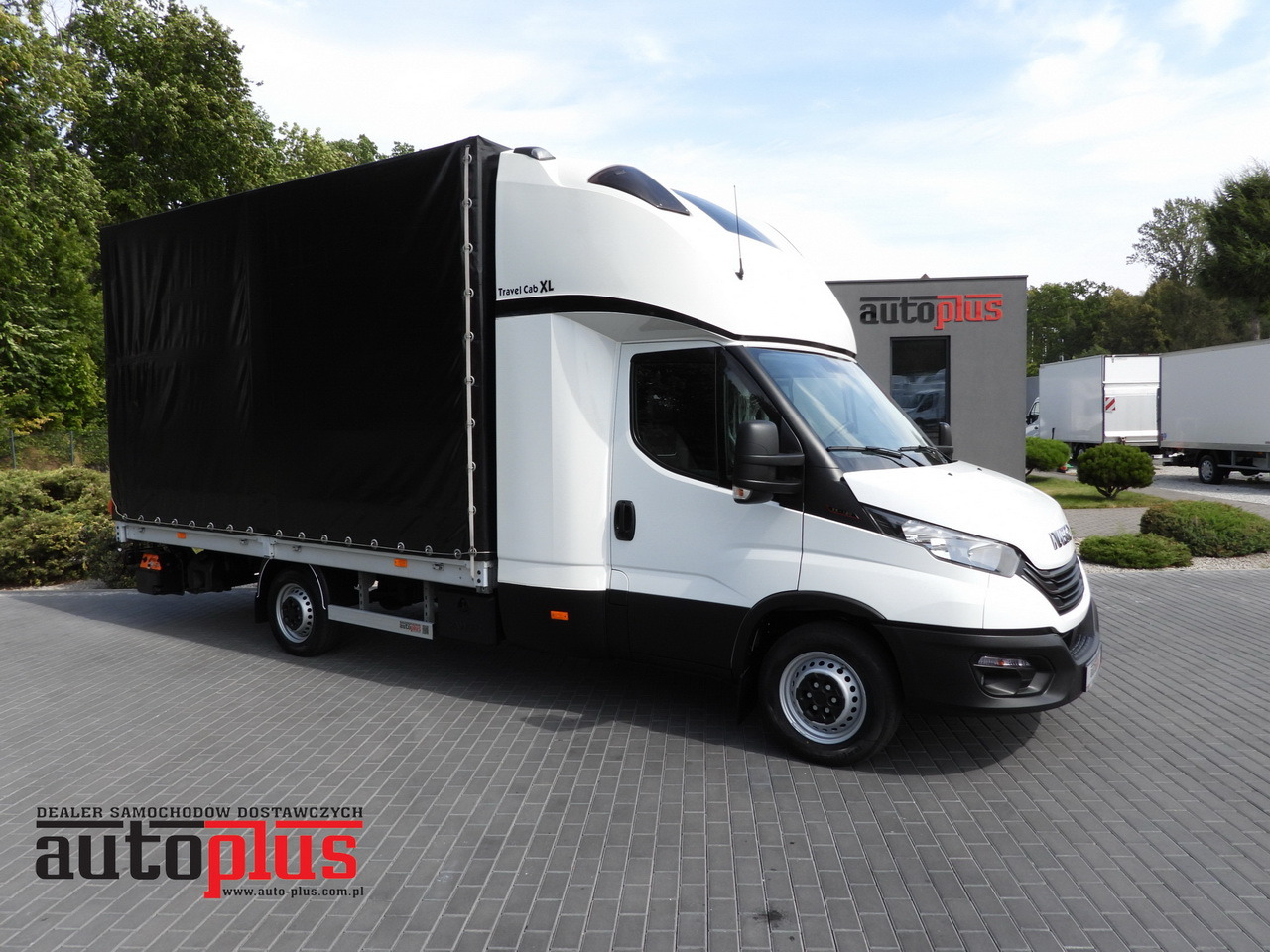IVECO DAILY 35S18 TARPAULIN LIFT 8 PALLETS CRUISE CONTROL AIR CONDITIONING 180HP - Dostavno vozilo s ponjavo: slika 1 IVECO DAILY 35S18 TARPAULIN LIFT 8 PALLETS CRUISE CONTROL AIR CONDITIONING 180HP - Dostavno vozilo s ponjavo: slika 1