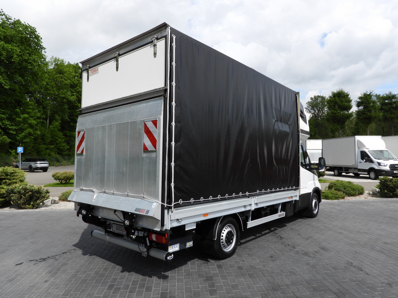 IVECO DAILY 35S18 TARPAULIN LIFT 8 PALLETS WEBASTO CRUISE CONTROL AIR CONDITIONING 180HP - Dostavno vozilo s ponjavo: slika 3 IVECO DAILY 35S18 TARPAULIN LIFT 8 PALLETS WEBASTO CRUISE CONTROL AIR CONDITIONING 180HP - Dostavno vozilo s ponjavo: slika 3