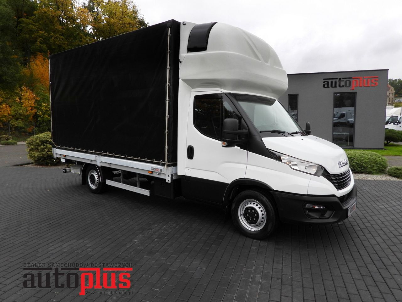 IVECO DAILY 35S18 TARPAULIN LIFT 8 PALLETS WEBASTO CRUISE CONTROL AIR CONDITIONING 180HP - Dostavno vozilo s ponjavo: slika 1 IVECO DAILY 35S18 TARPAULIN LIFT 8 PALLETS WEBASTO CRUISE CONTROL AIR CONDITIONING 180HP - Dostavno vozilo s ponjavo: slika 1