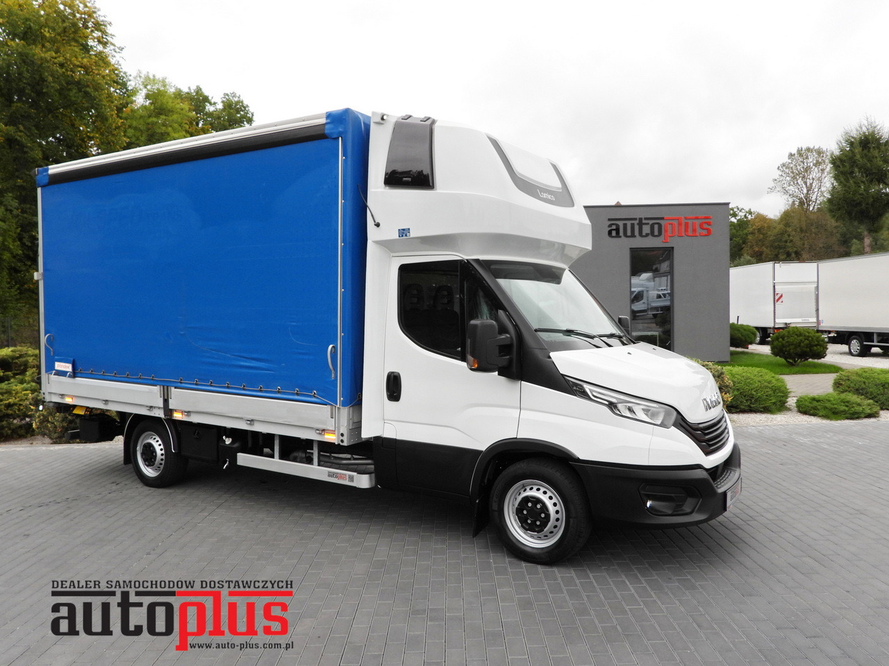 IVECO DAILY 35S18 TARPAULIN LIFT 8 PALLETS WEBASTO CRUISE CONTROL LED LIGHTS AIR CONDITIONING 180HP - Dostavno vozilo s ponjavo: slika 1 IVECO DAILY 35S18 TARPAULIN LIFT 8 PALLETS WEBASTO CRUISE CONTROL LED LIGHTS AIR CONDITIONING 180HP - Dostavno vozilo s ponjavo: slika 1