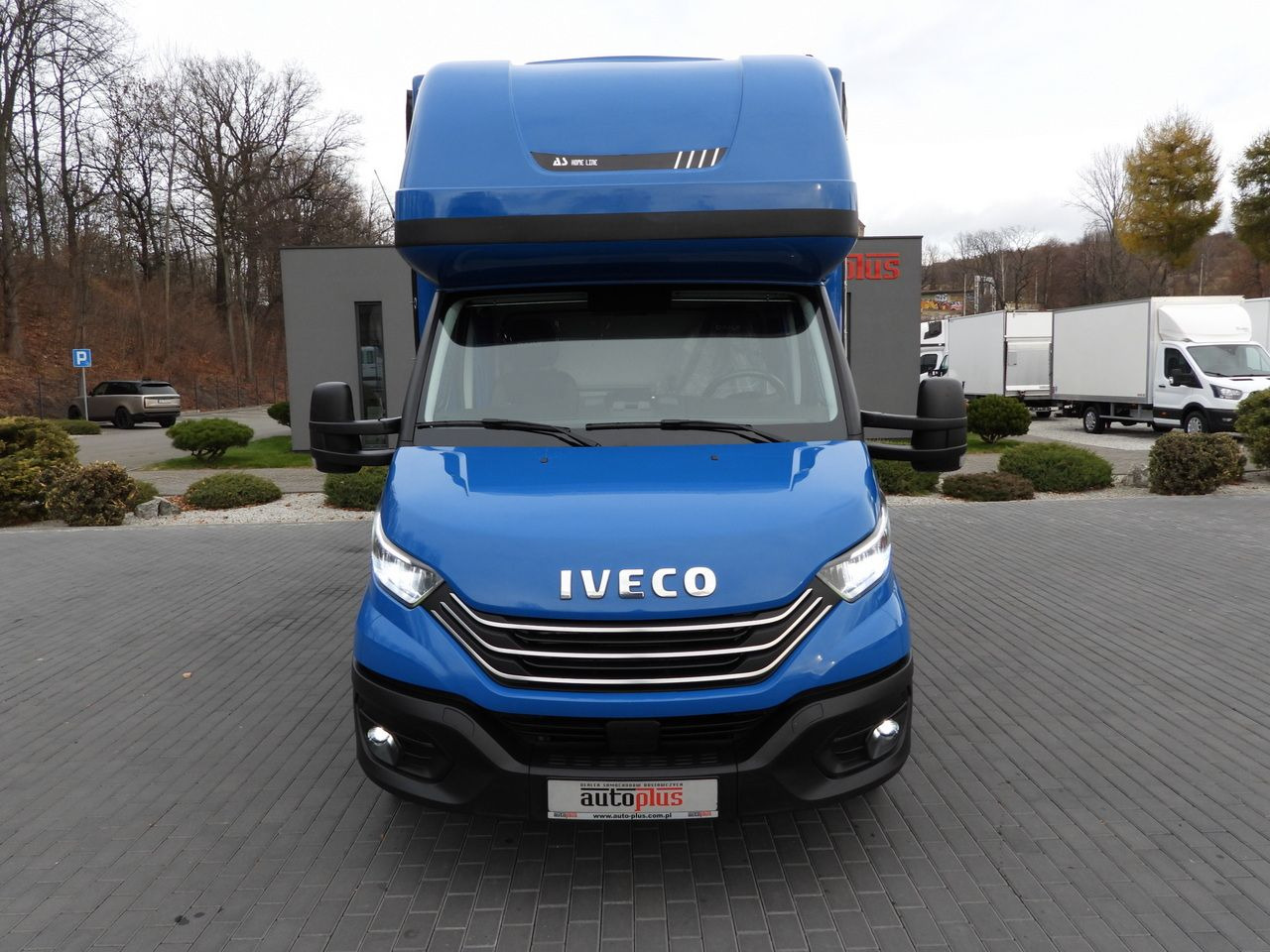 IVECO DAILY 35S21 TARPAULIN 10 PALLETS WEBASTO CRUISE CONTROL NAVIGATION LED LIGHTS AUTOMATIC TRANSMISSION HI-MATIC AIR CONDITIONING 210HP - Dostavno vozilo s ponjavo: slika 5 IVECO DAILY 35S21 TARPAULIN 10 PALLETS WEBASTO CRUISE CONTROL NAVIGATION LED LIGHTS AUTOMATIC TRANSMISSION HI-MATIC AIR CONDITIONING 210HP - Dostavno vozilo s ponjavo: slika 5