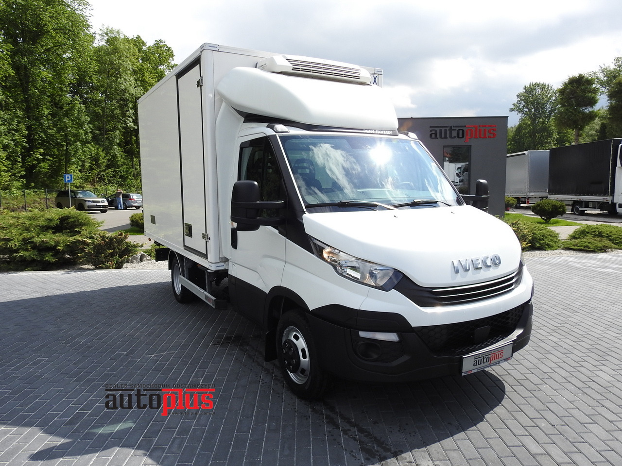 IVECO DAILY 50C15 REGRIGERATOR BOX -5*C POWER SUPPLY 230V AIR CONDITIONING TWIN WHEELS 150HP - Hladilno vozilo: slika 1 IVECO DAILY 50C15 REGRIGERATOR BOX -5*C POWER SUPPLY 230V AIR CONDITIONING TWIN WHEELS 150HP - Hladilno vozilo: slika 1