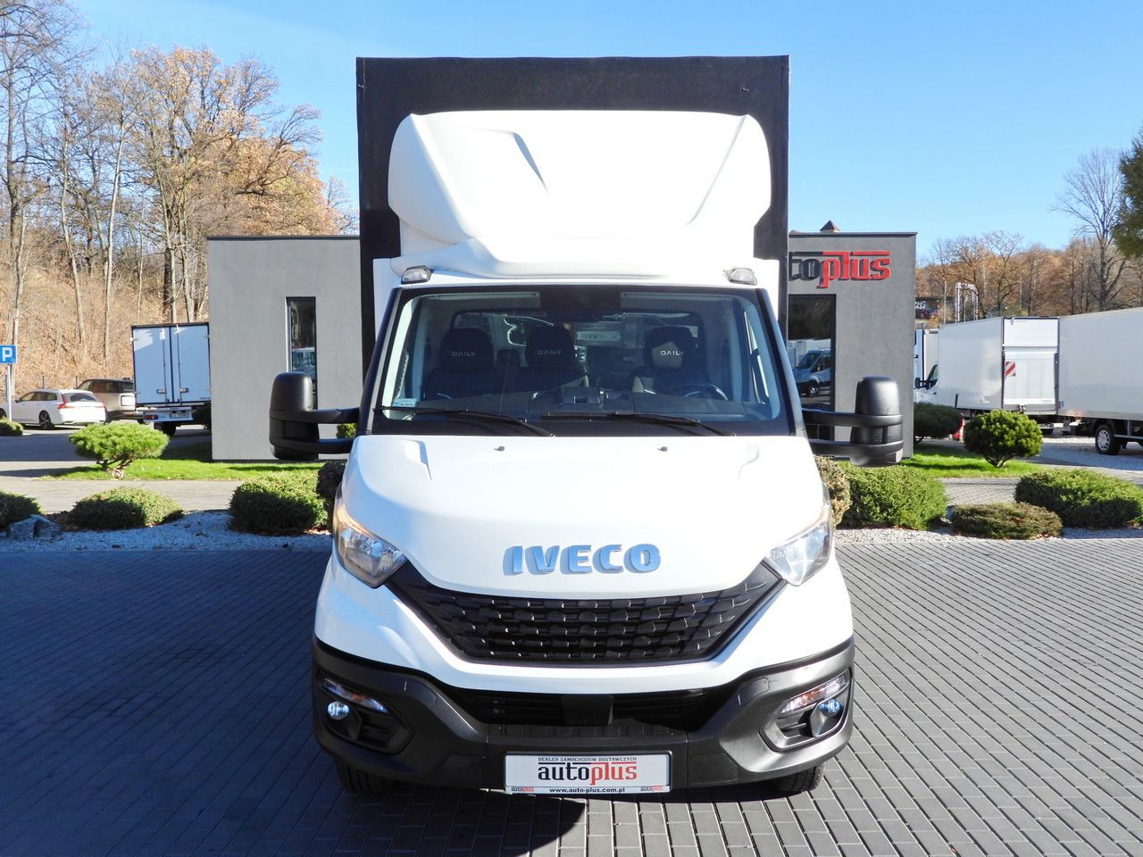 IVECO DAILY 50C17 TARPAULIN 10 PALLETS CRUISE CONTROL TWIN WHEELS AIR CONDITIONING 180HP - Dostavno vozilo s ponjavo: slika 5 IVECO DAILY 50C17 TARPAULIN 10 PALLETS CRUISE CONTROL TWIN WHEELS AIR CONDITIONING 180HP - Dostavno vozilo s ponjavo: slika 5