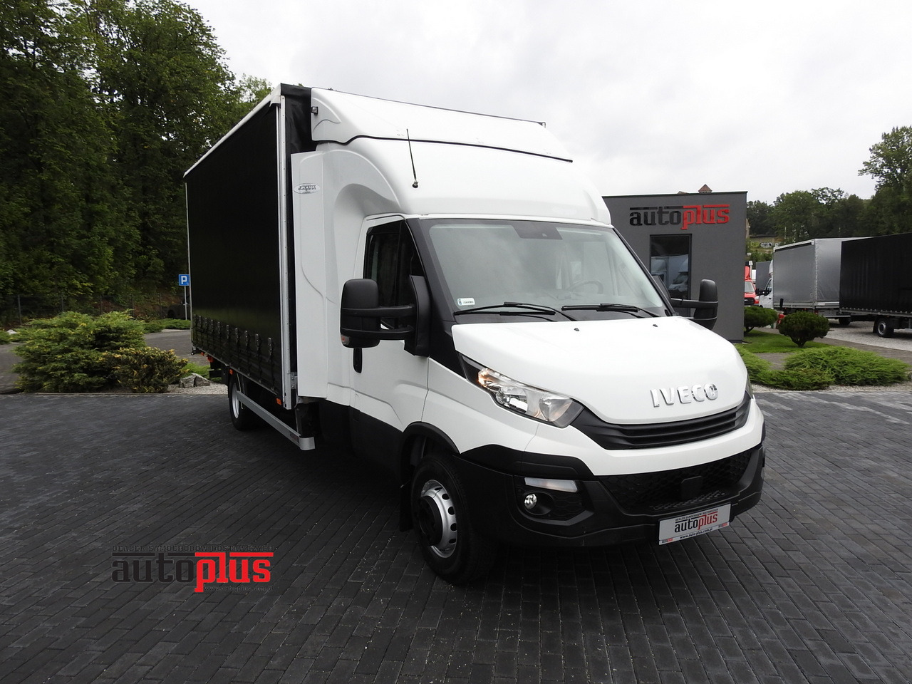 IVECO DAILY 70C18 TARPAULIN LIFT 12 PALLETS WEBASTO CRUISE CONTROL TWIN WHEELS AIR CONDITIONING 180HP - Tovornjak s ponjavo: slika 1 IVECO DAILY 70C18 TARPAULIN LIFT 12 PALLETS WEBASTO CRUISE CONTROL TWIN WHEELS AIR CONDITIONING 180HP - Tovornjak s ponjavo: slika 1