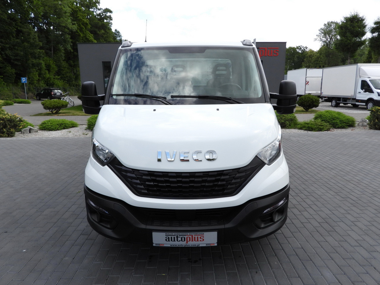 IVECO DAILY CRUISE CONTROL TWIN WHEELS AIR CONDITIONING 140HP - Dostavno vozilo prekucnik: slika 5 IVECO DAILY CRUISE CONTROL TWIN WHEELS AIR CONDITIONING 140HP - Dostavno vozilo prekucnik: slika 5