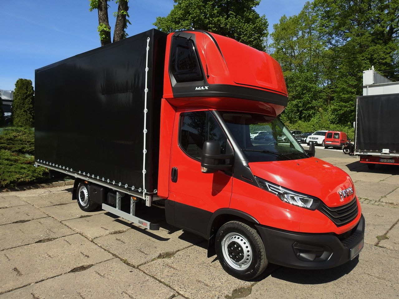 IVECO DAILY NEW TARPAULIN 10 PALLETS WEBASTO CRUISE CONTROL NAVIGATION AIR CONDITIONING LED LIGHTS 180HP - Dostavno vozilo s ponjavo: slika 4 IVECO DAILY NEW TARPAULIN 10 PALLETS WEBASTO CRUISE CONTROL NAVIGATION AIR CONDITIONING LED LIGHTS 180HP - Dostavno vozilo s ponjavo: slika 4