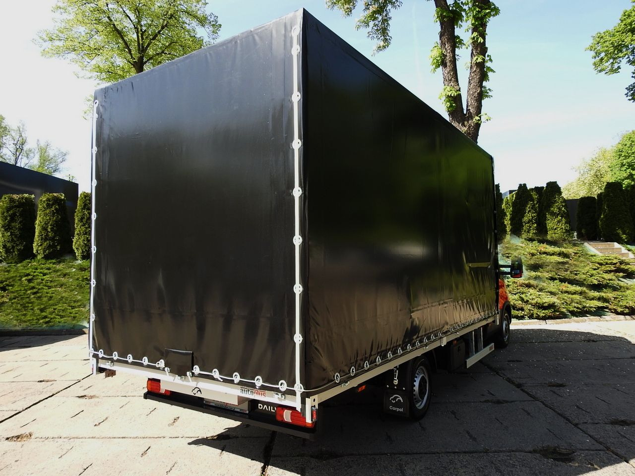 IVECO DAILY NEW TARPAULIN 10 PALLETS WEBASTO CRUISE CONTROL NAVIGATION AIR CONDITIONING LED LIGHTS 180HP - Dostavno vozilo s ponjavo: slika 3 IVECO DAILY NEW TARPAULIN 10 PALLETS WEBASTO CRUISE CONTROL NAVIGATION AIR CONDITIONING LED LIGHTS 180HP - Dostavno vozilo s ponjavo: slika 3