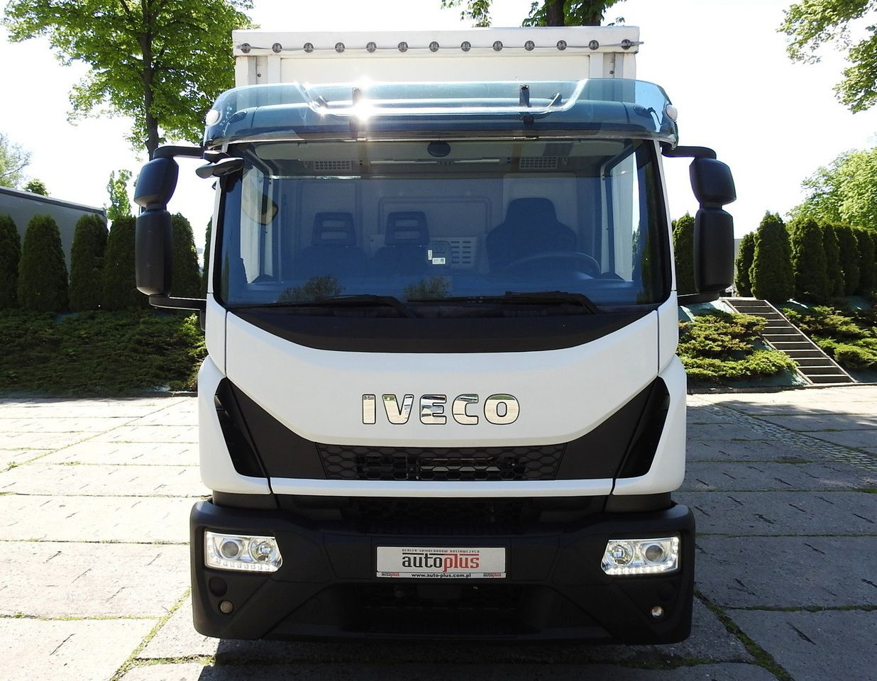 IVECO EUROCARGO 120 - 220 TARPAULIN LIFT 20 PALLETS LED LIGHTS AUTOMATIC TRANSMISSION HI-MATIC TWIN WHEELS AIR CONDITIONING 220HP - Dostavno vozilo s ponjavo: slika 5 IVECO EUROCARGO 120 - 220 TARPAULIN LIFT 20 PALLETS LED LIGHTS AUTOMATIC TRANSMISSION HI-MATIC TWIN WHEELS AIR CONDITIONING 220HP - Dostavno vozilo s ponjavo: slika 5