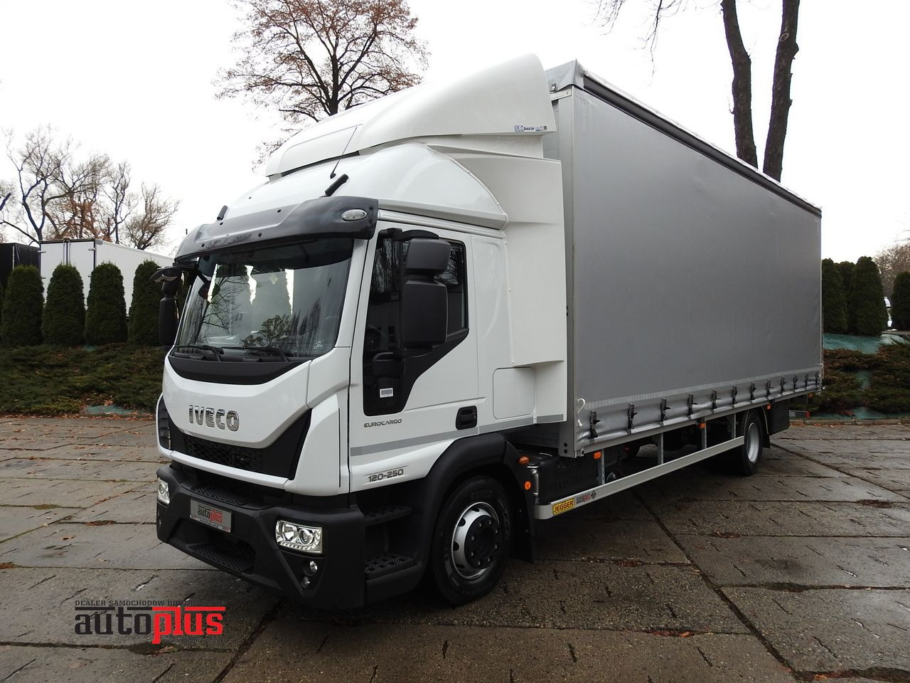 IVECO EUROCARGO 120-250 NEW TARPAULIN LIFT 18 PALLETS WEBASTO CRUISE CONTROL AIR CONDITIONING LED LIGHTS PNEUMATICS AUTOMATIC TRANSMISSION HI-MATIC 250HP - Dostavno vozilo s ponjavo: slika 1 IVECO EUROCARGO 120-250 NEW TARPAULIN LIFT 18 PALLETS WEBASTO CRUISE CONTROL AIR CONDITIONING LED LIGHTS PNEUMATICS AUTOMATIC TRANSMISSION HI-MATIC 250HP - Dostavno vozilo s ponjavo: slika 1