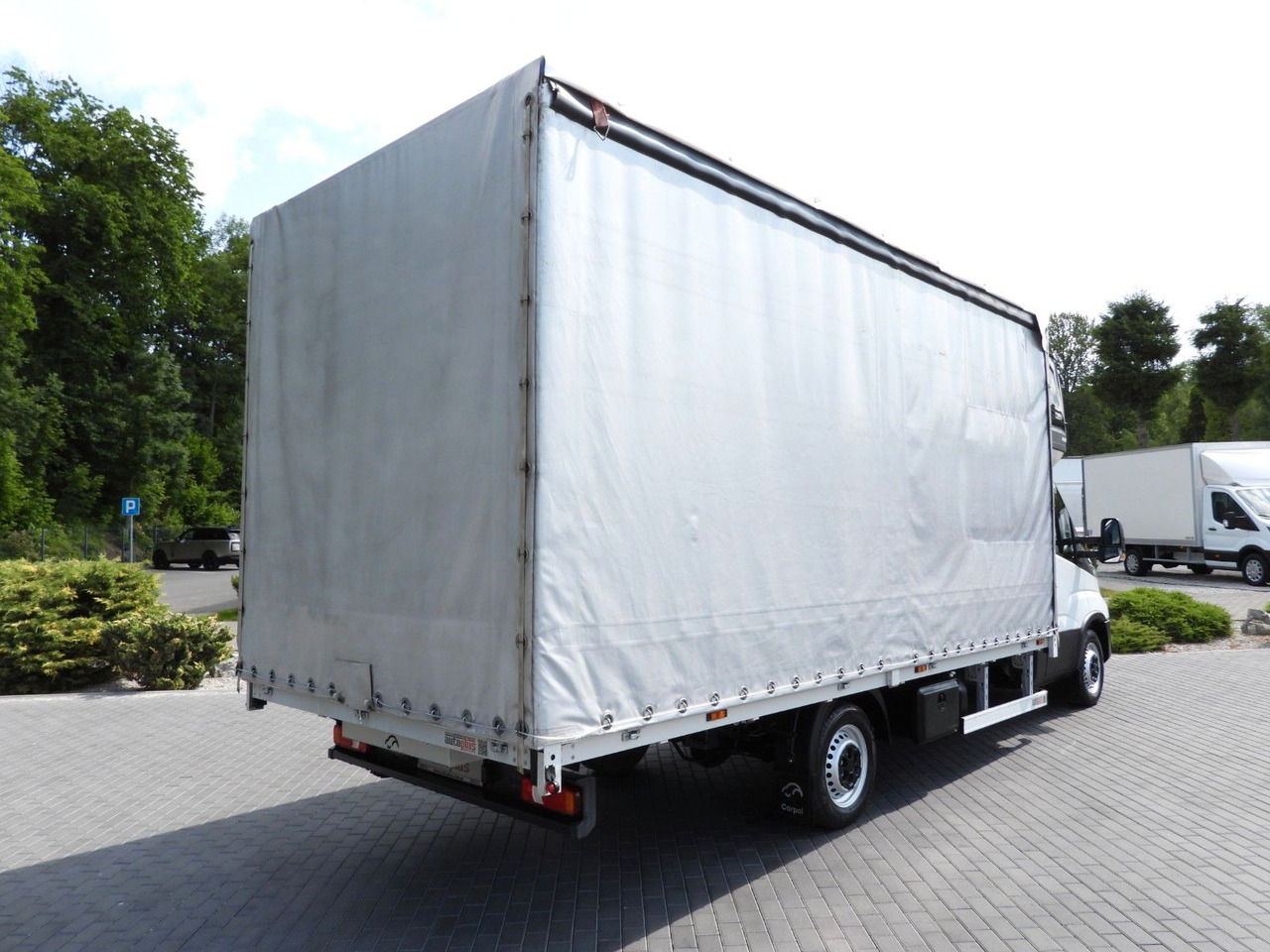 Iveco DAILY 35S18 PRITSCHE PLANE 10 PALETTEN TEMPOMAT - Dostavno vozilo s ponjavo: slika 3 Iveco DAILY 35S18 PRITSCHE PLANE 10 PALETTEN TEMPOMAT - Dostavno vozilo s ponjavo: slika 3