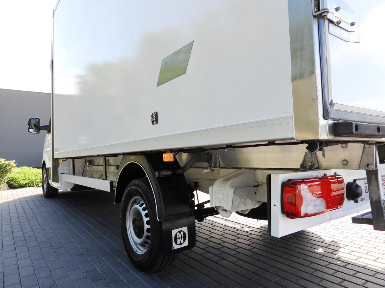 Hladilno vozilo MAN TGE 3.140 REGRIGERATOR BOX -1*C 8 PALLETS HEATING FUNCTION CRUISE CONTROL PNEUMATICS AIR CONDITIONING  140HP: slika 16