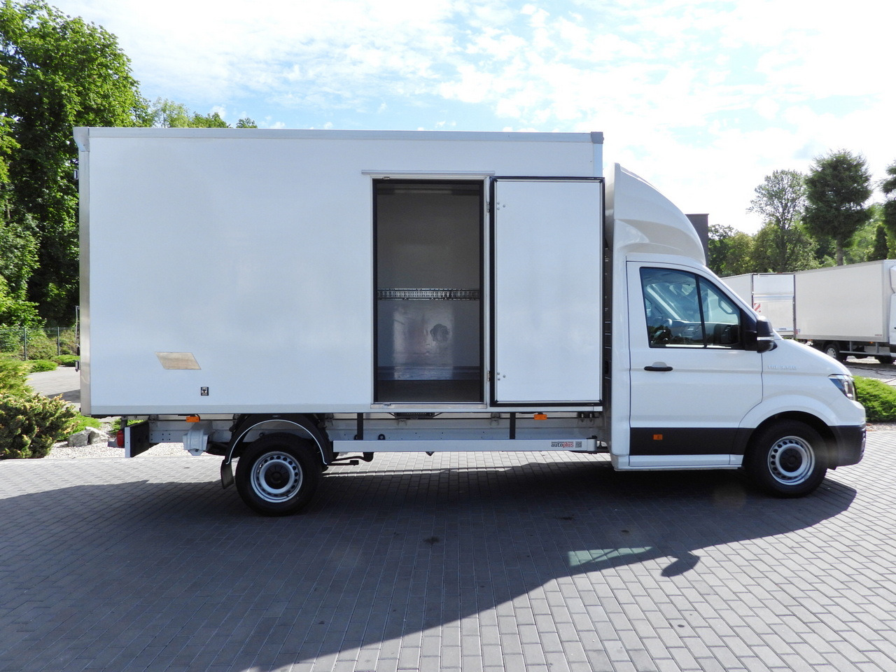 Hladilno vozilo MAN TGE 3.140 REGRIGERATOR BOX -1*C 8 PALLETS HEATING FUNCTION CRUISE CONTROL PNEUMATICS AIR CONDITIONING  140HP: slika 8