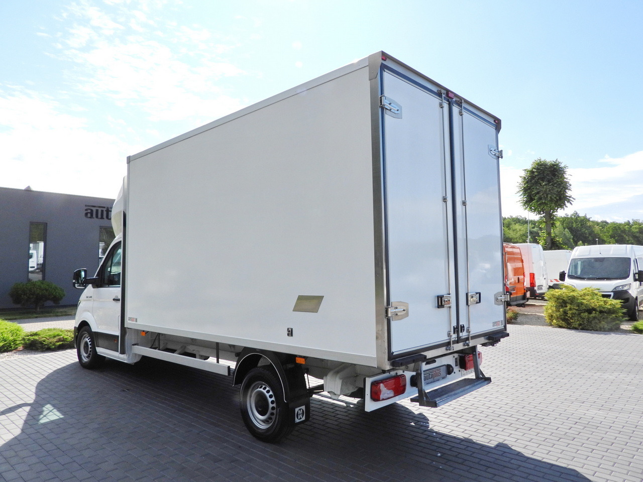 Hladilno vozilo MAN TGE 3.140 REGRIGERATOR BOX -1*C 8 PALLETS HEATING FUNCTION CRUISE CONTROL PNEUMATICS AIR CONDITIONING  140HP: slika 10