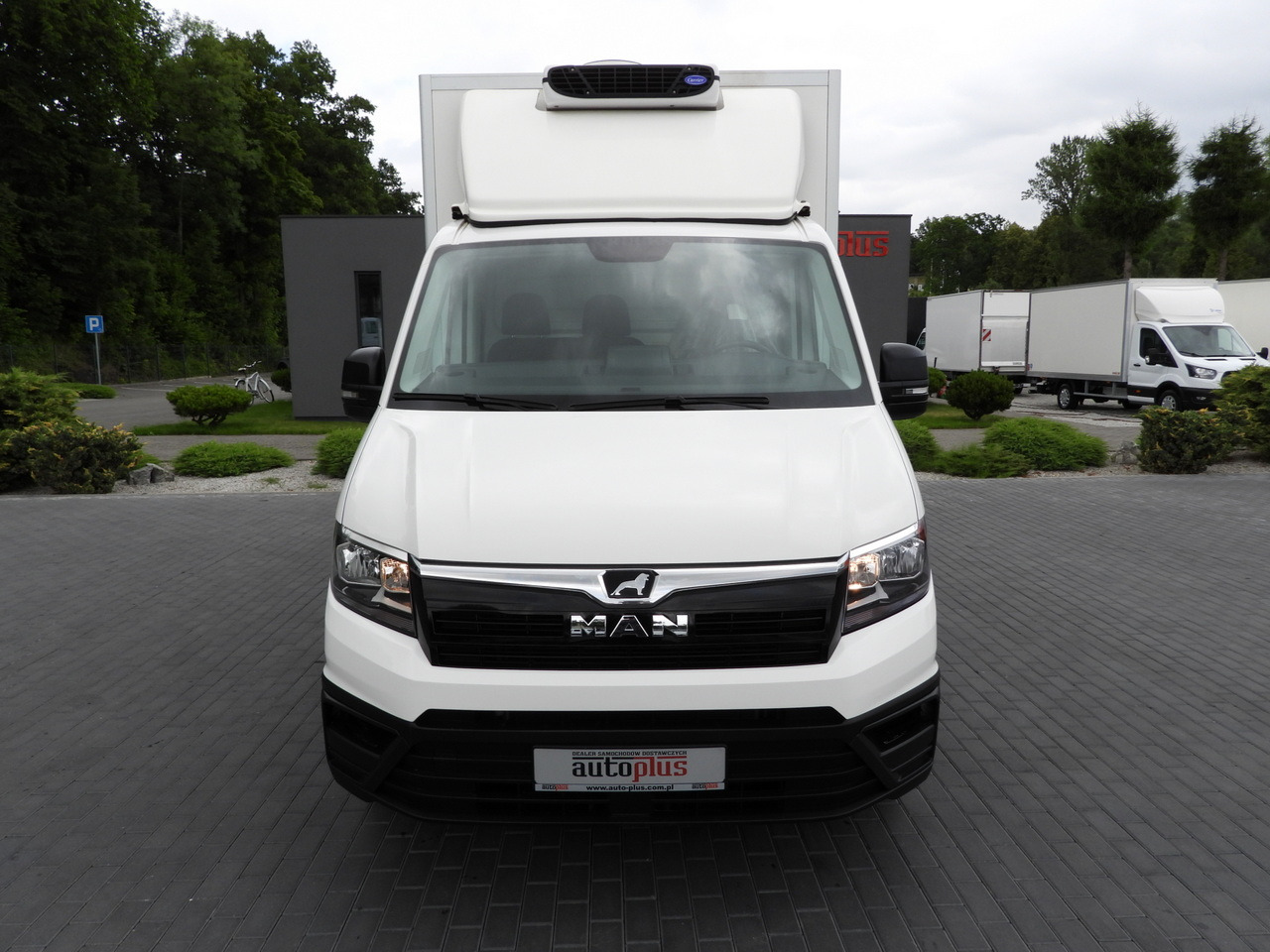 MAN TGE 3.180 REGRIGERATOR BOX 0*C CRUISE CONTROL TWIN WHEELS AIR CONDITIONING 180HP - Hladilno vozilo: slika 5 MAN TGE 3.180 REGRIGERATOR BOX 0*C CRUISE CONTROL TWIN WHEELS AIR CONDITIONING 180HP - Hladilno vozilo: slika 5