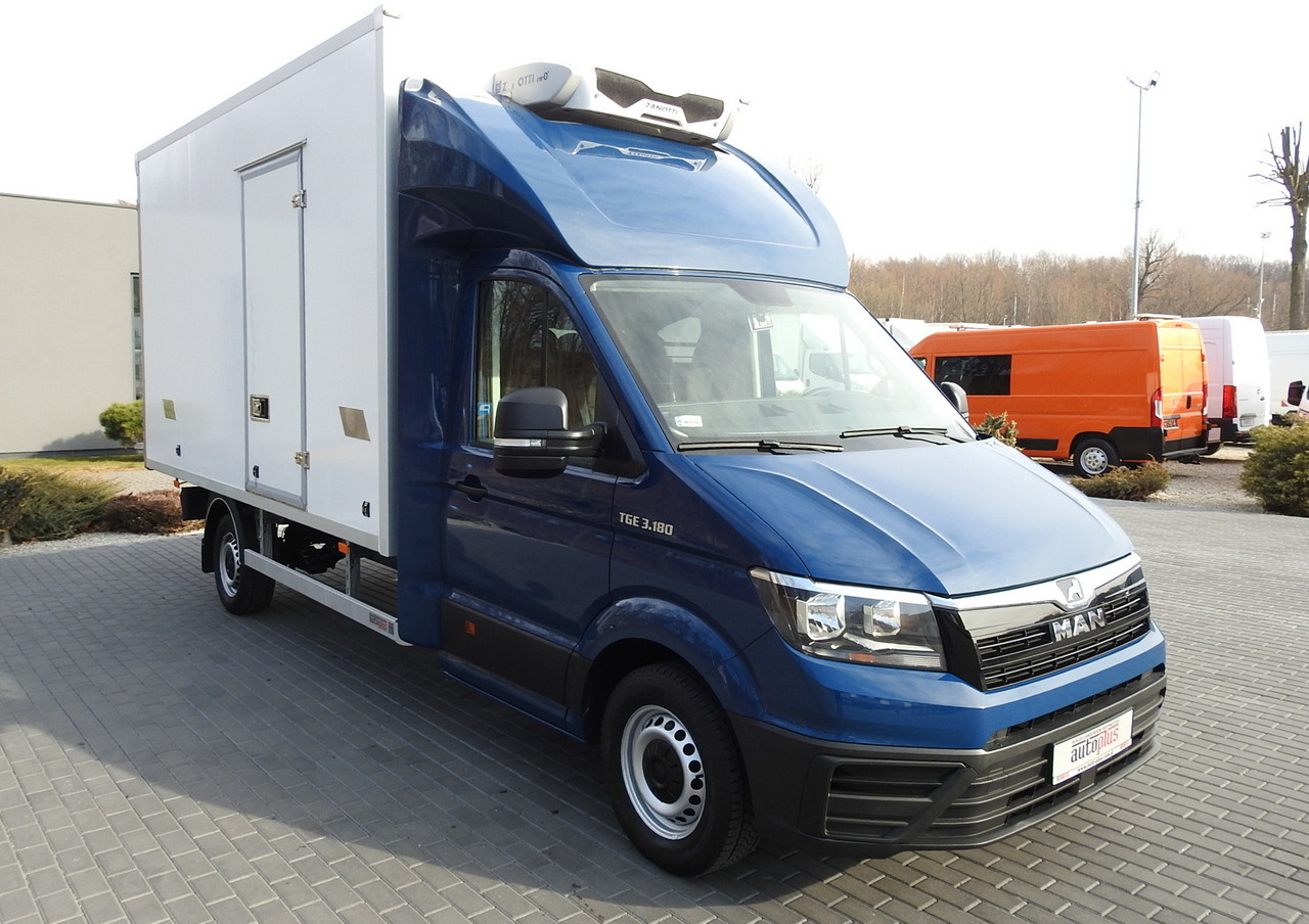 MAN TGE 3.180 REGRIGERATOR BOX -5*C 8 PALLETS HEATING FUNCTION CRUISE CONTROL PNEUMATICS AIR CONDITIONING 180HP - Hladilno vozilo: slika 4 MAN TGE 3.180 REGRIGERATOR BOX -5*C 8 PALLETS HEATING FUNCTION CRUISE CONTROL PNEUMATICS AIR CONDITIONING 180HP - Hladilno vozilo: slika 4
