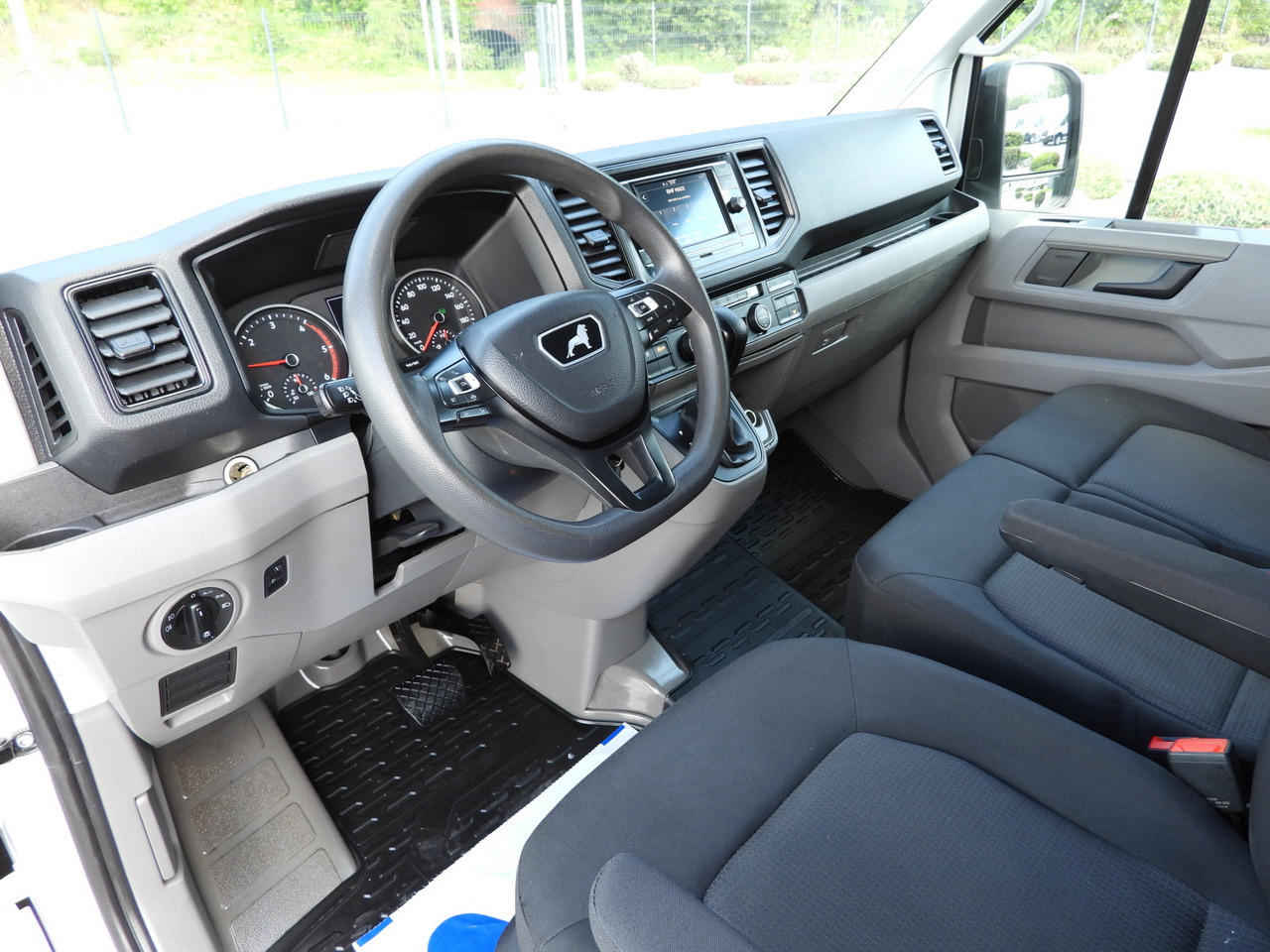 MAN TGE REFRIGERATOR VAN -5*C POWER SUPPLY 230V CRUISE CONTROL AUTOMATIC TRANSMISSION AIR CONDITIONING 180HP - Hladilno vozilo: slika 2 MAN TGE REFRIGERATOR VAN -5*C POWER SUPPLY 230V CRUISE CONTROL AUTOMATIC TRANSMISSION AIR CONDITIONING 180HP - Hladilno vozilo: slika 2